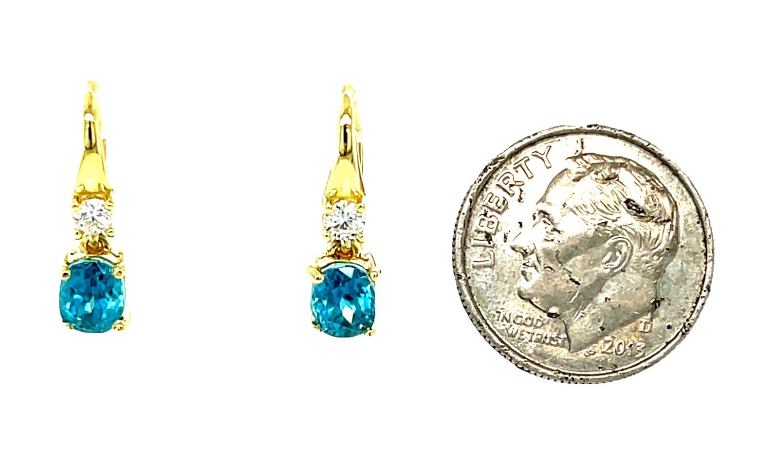Orecchini pendenti in oro giallo con zircone blu ovale e diamante da 2,64 carati totali in vendita 1