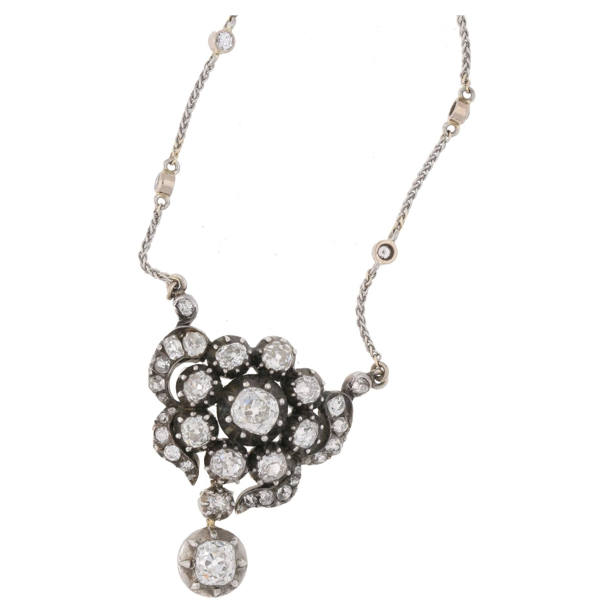 Victorian Diamond Floral Necklace in Silver on Gold In Good Condition In London, GB