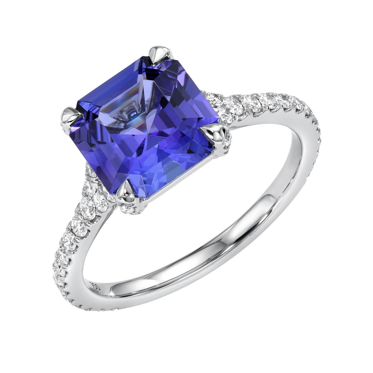 Taglio smeraldo Anello in platino con tanzanite quadrata taglio smeraldo da 2,64 carati Gioielli di lusso Beverly Hills in vendita
