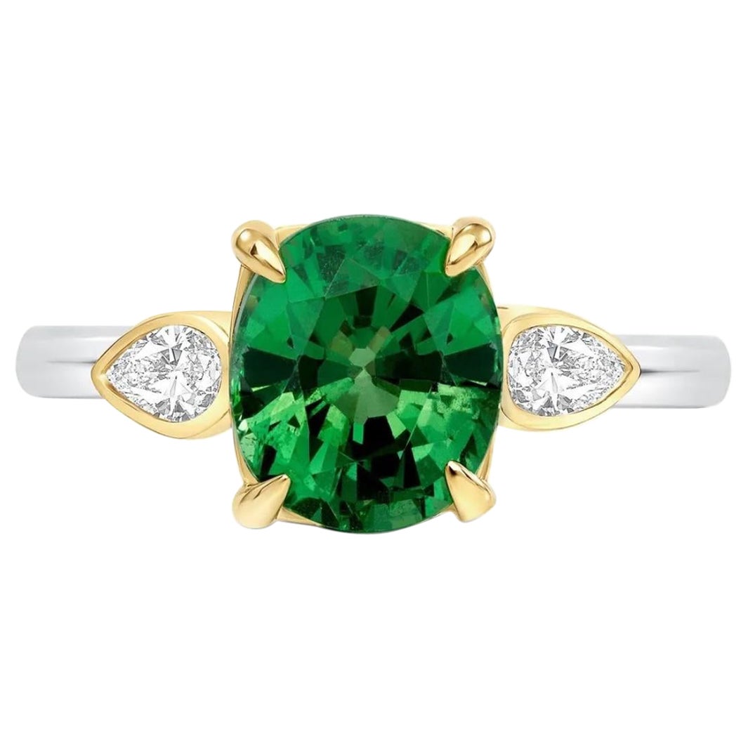 Anillo de granate tsavorita sin tratar de 2,64 ct. Certificado GIA. en venta