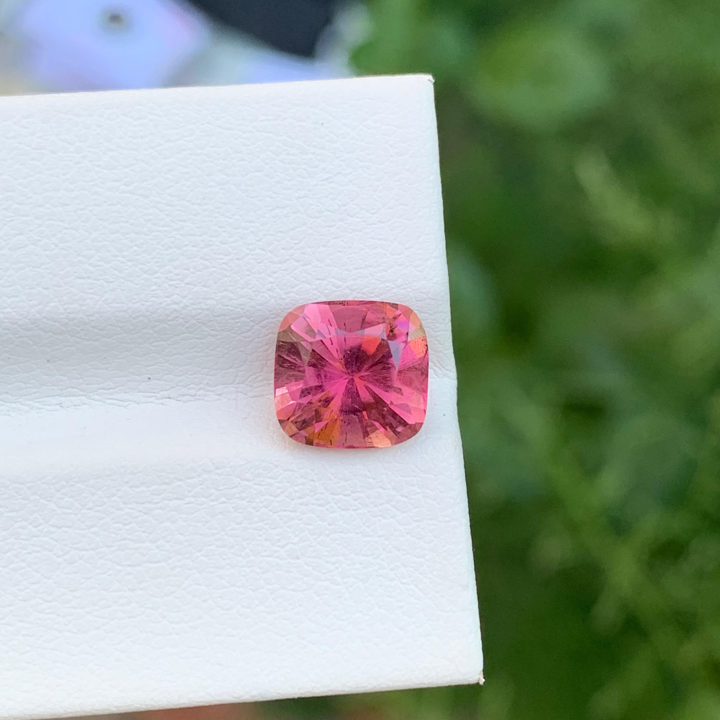 Tourmaline rose naturelle de forme carrée ornée de 2,65 carats pour bague Unisexe en vente
