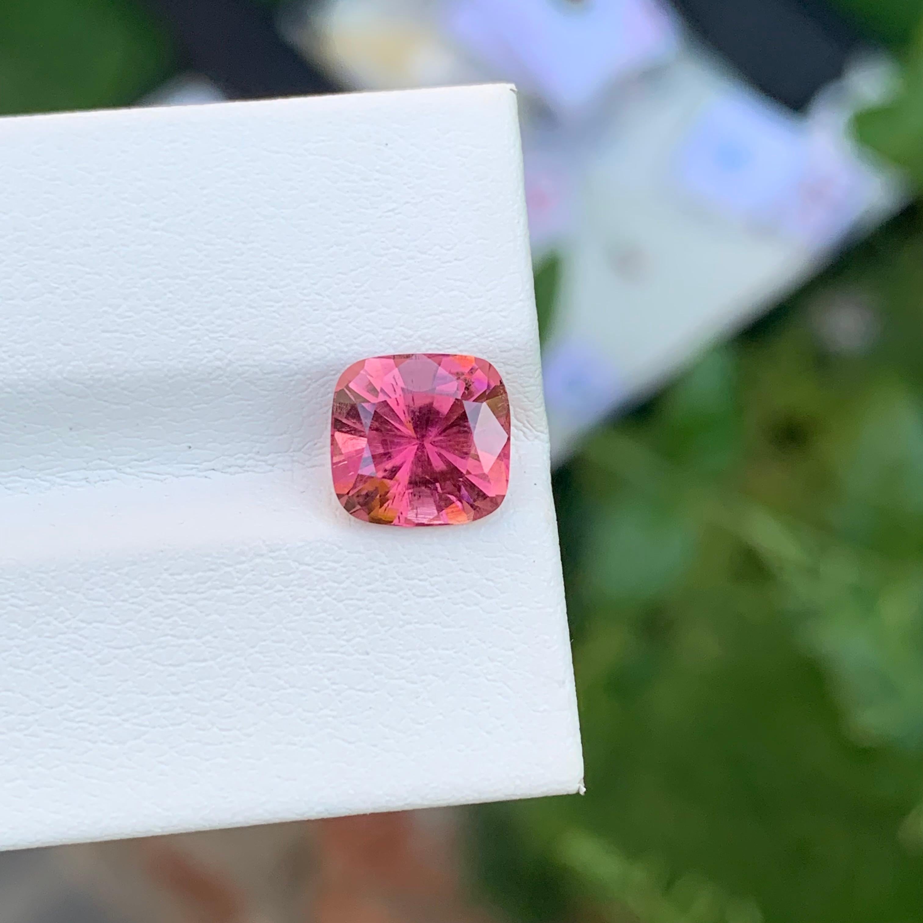 Tourmaline rose naturelle de forme carrée ornée de 2,65 carats pour bague en vente 1