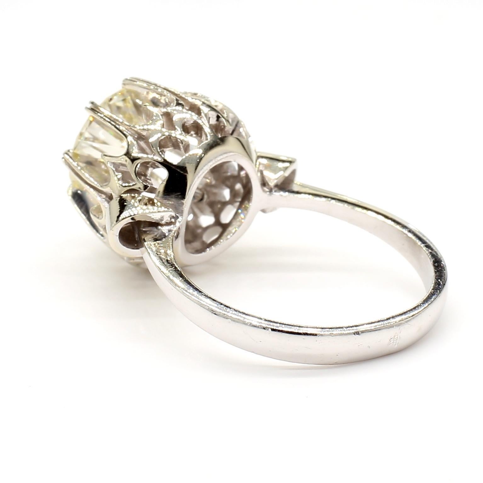 2.65 Carat Art Deco Old Euro Cut Diamond Ring In Good Condition In New York, NY