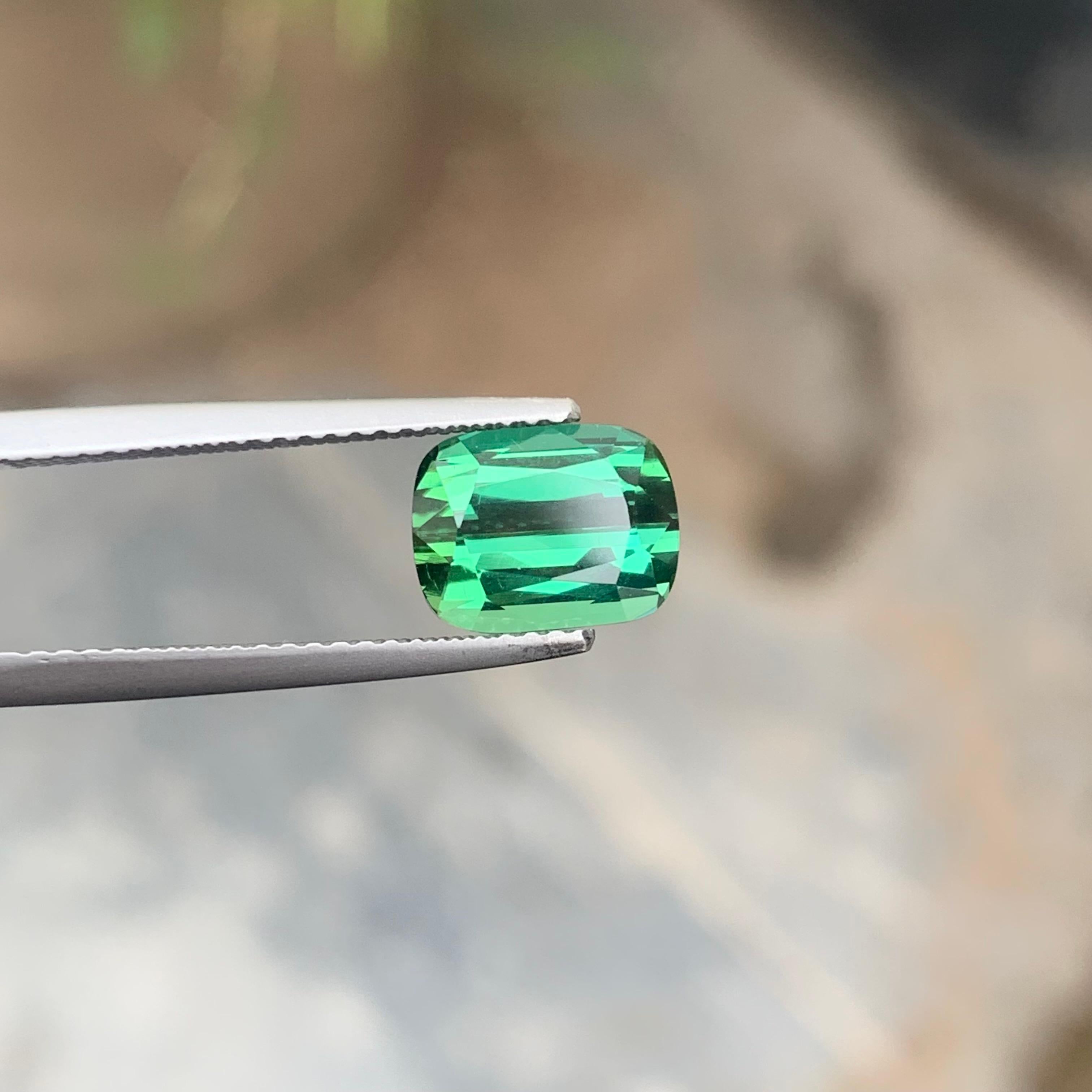 Tormalina sfusa da 2,65 carati per dare un tocco di lucentezza alla tua collezione di gioielli in vendita 4