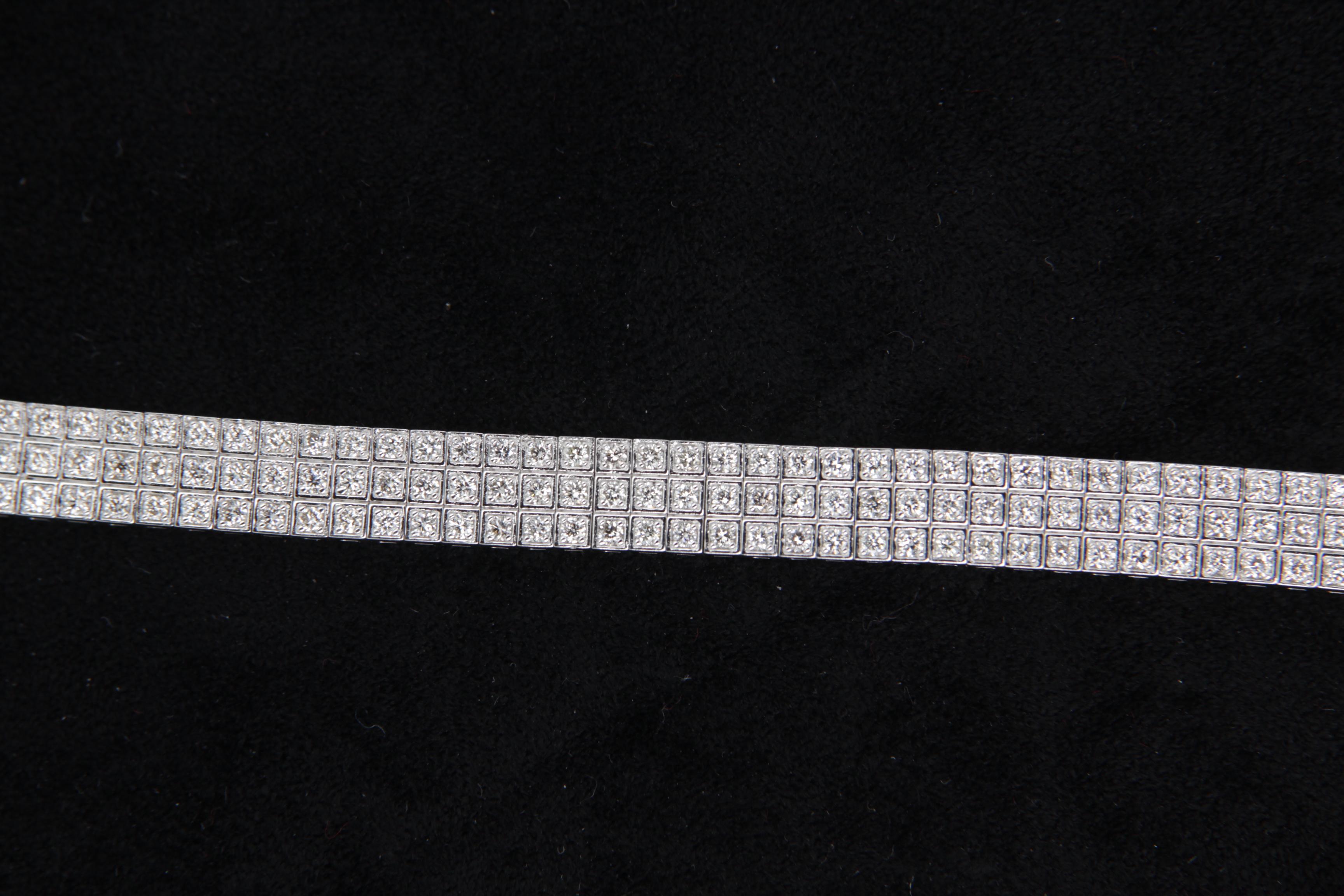 2.65 Carat Diamond Bracelet in 18 Karat Gold For Sale 3