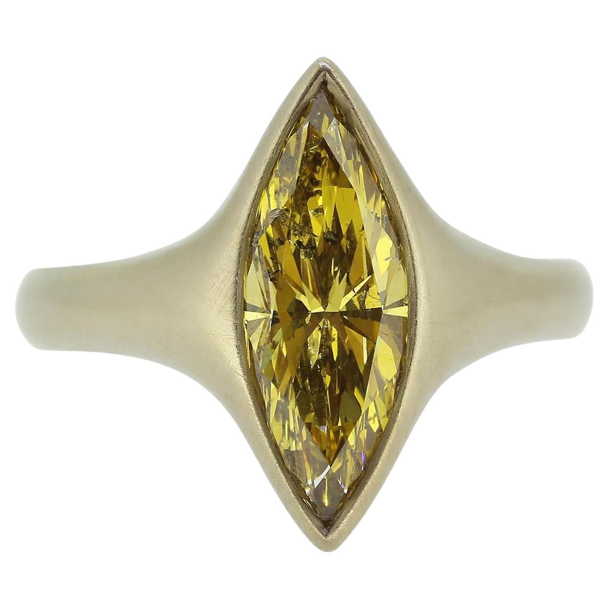 2,65 Karat Fancy Yellow Orange Marquise Cut Diamant Solitär Ring