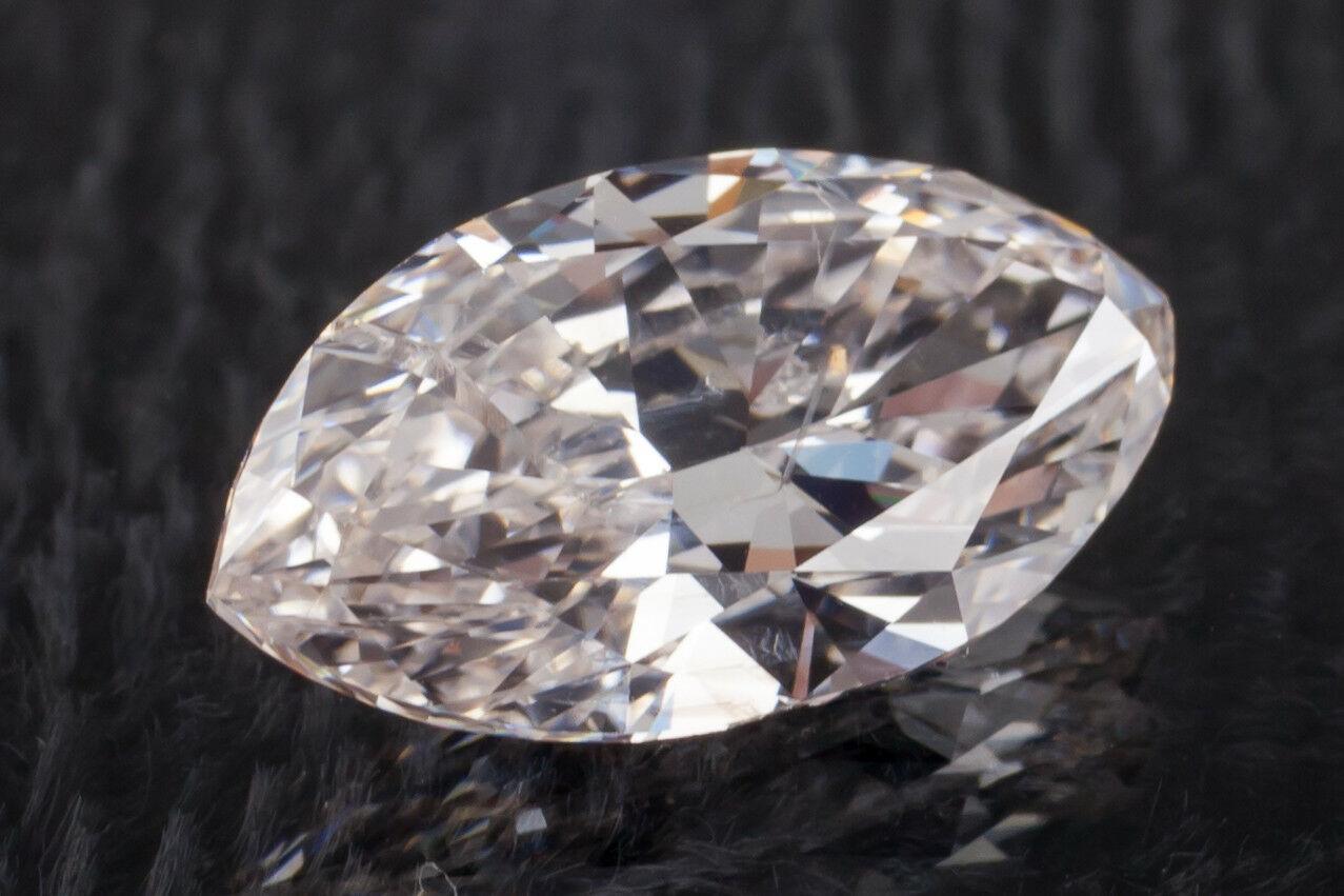 2,65 Karat Lose Fancy Pink / I1 Marquise Brillantschliff Diamant GIA zertifiziert (Moderne) im Angebot