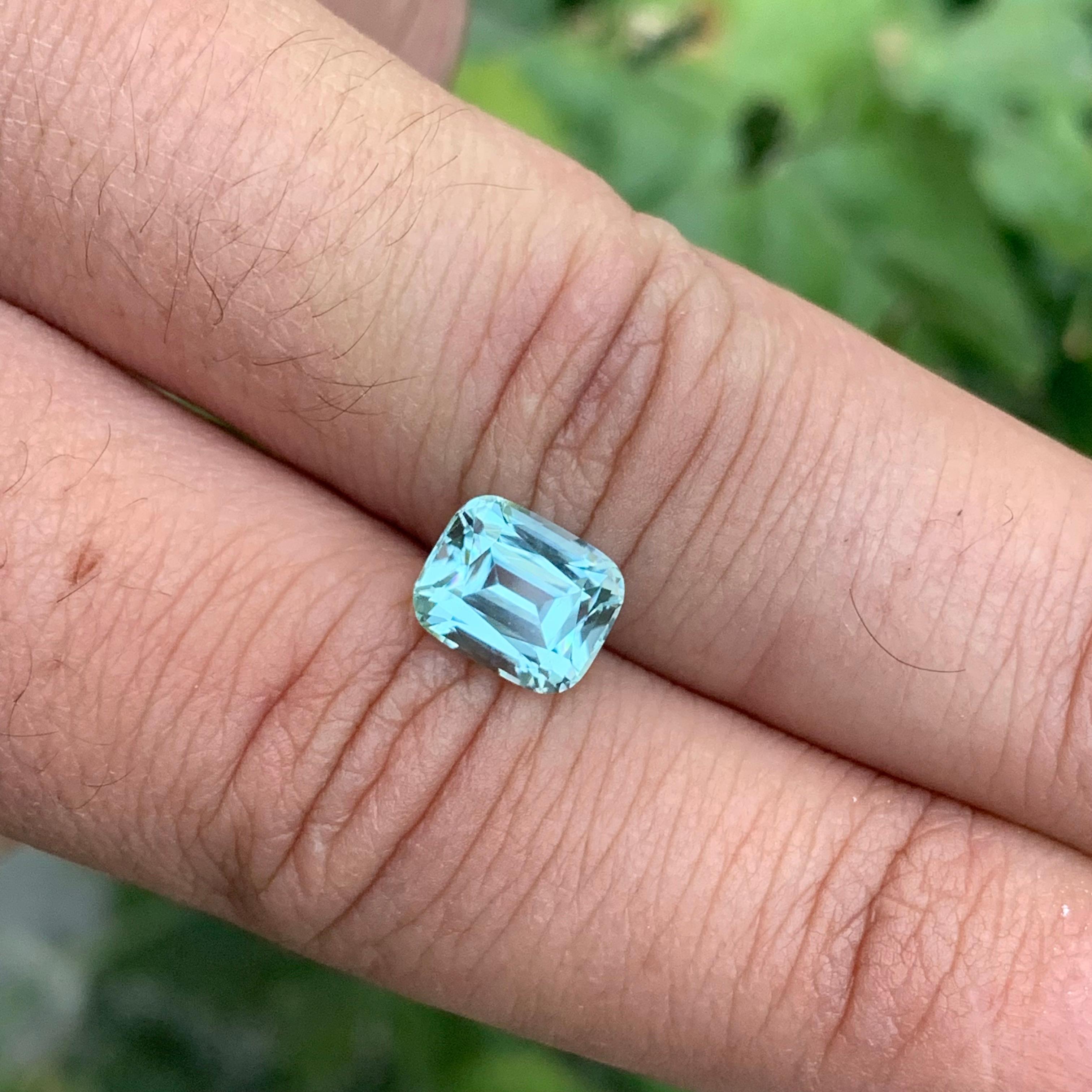 2.65 Carat Natural Loose Aquamarine Cushion Shape Gemstone For Sale 4