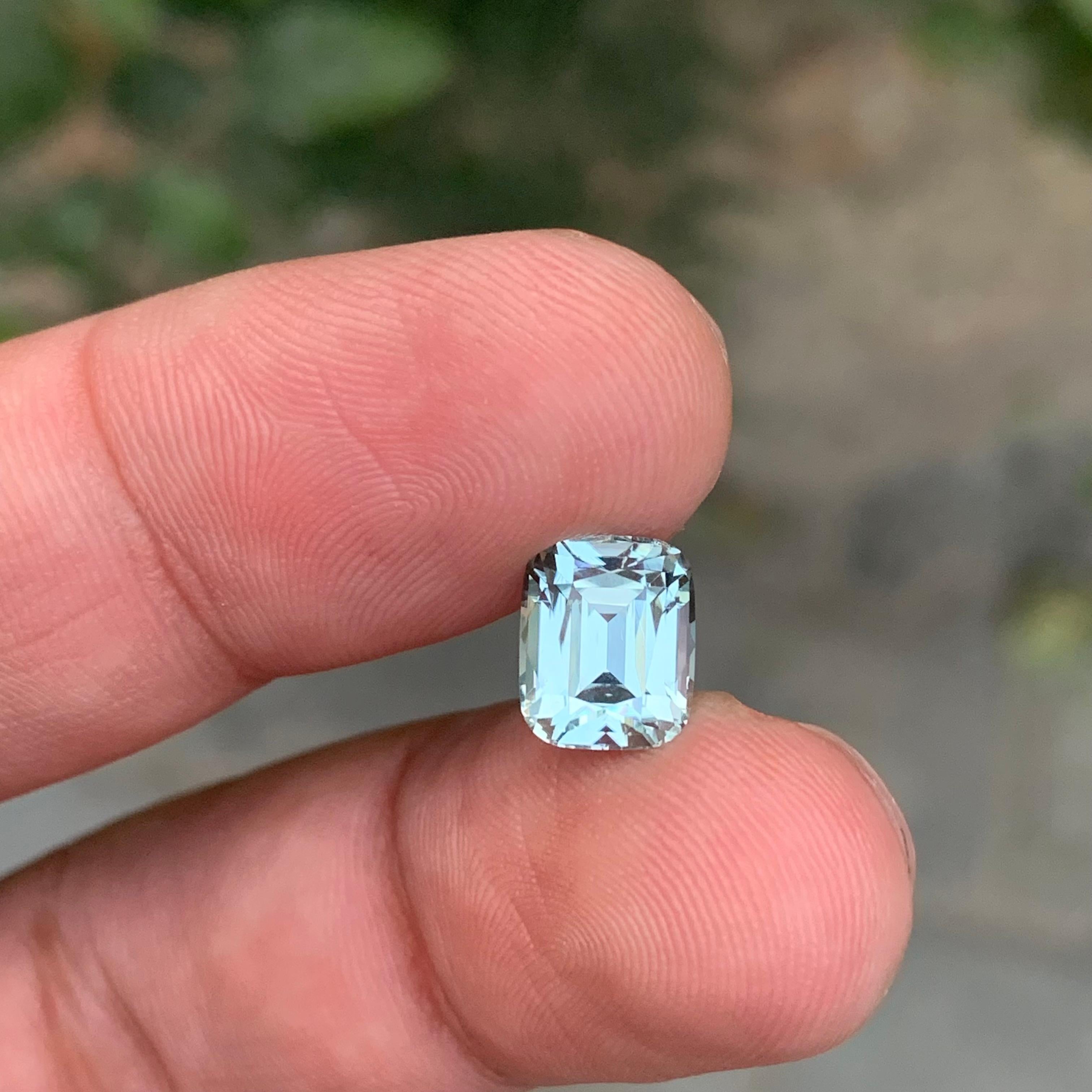 2.65 Carat Natural Loose Aquamarine Cushion Shape Gemstone For Sale 2