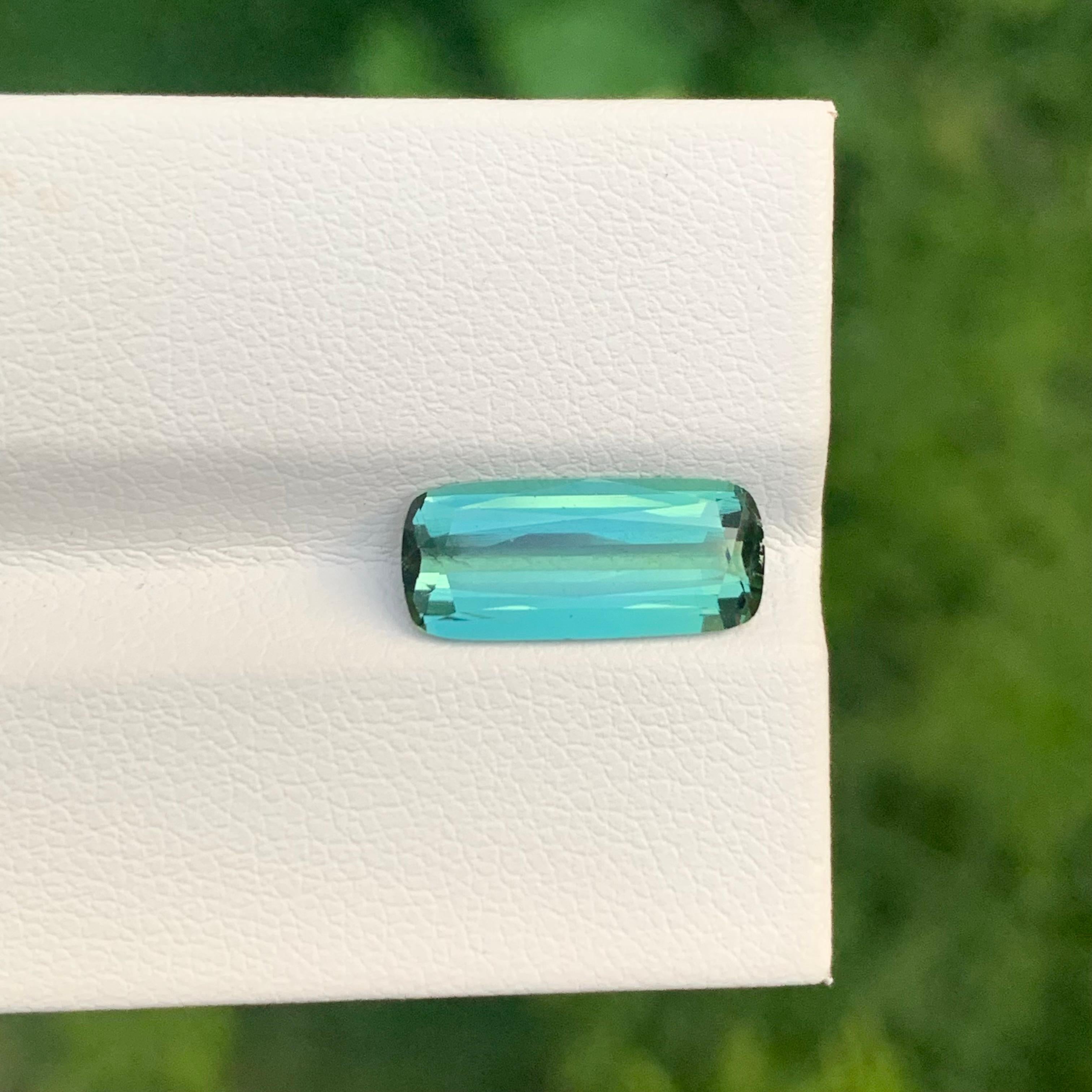 Tourmaline naturelle verte bleutée de 2,65 carats, pierre précieuse de forme coussin longue en vente 3