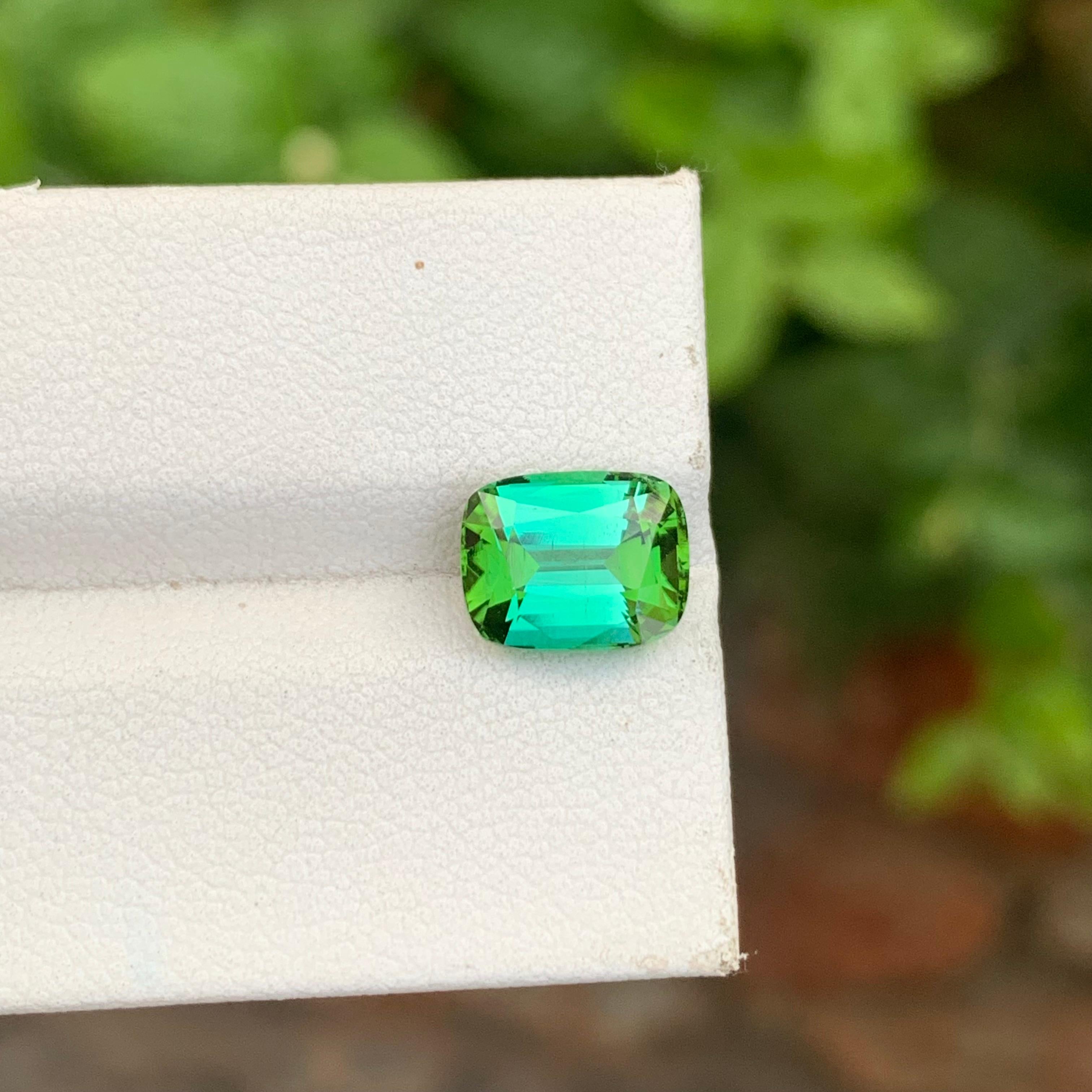 Arts and Crafts 2,65 carati di tormalina verde azzurra naturale sfusa a forma di cuscino Gemma dell'anello in vendita