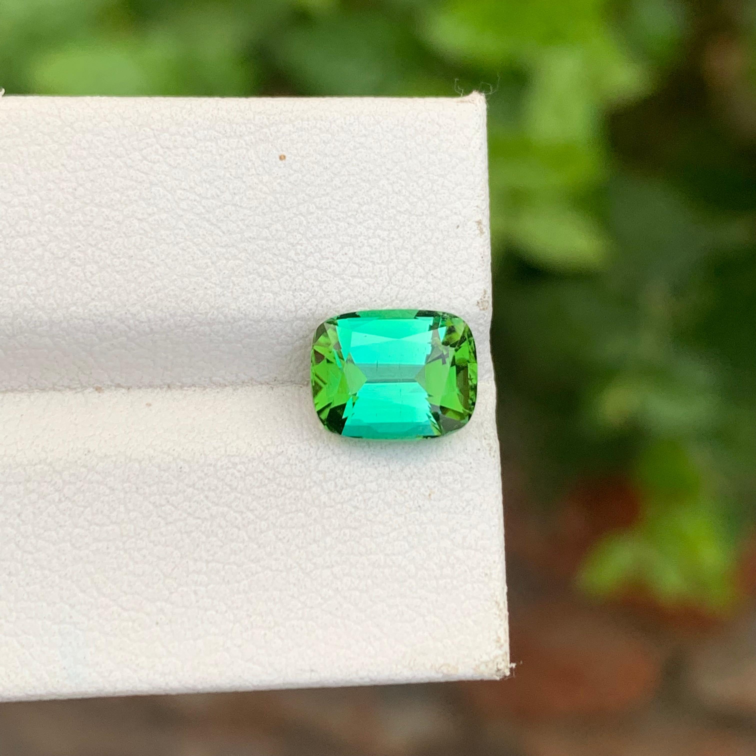 Taglio cuscino 2,65 carati di tormalina verde azzurra naturale sfusa a forma di cuscino Gemma dell'anello in vendita