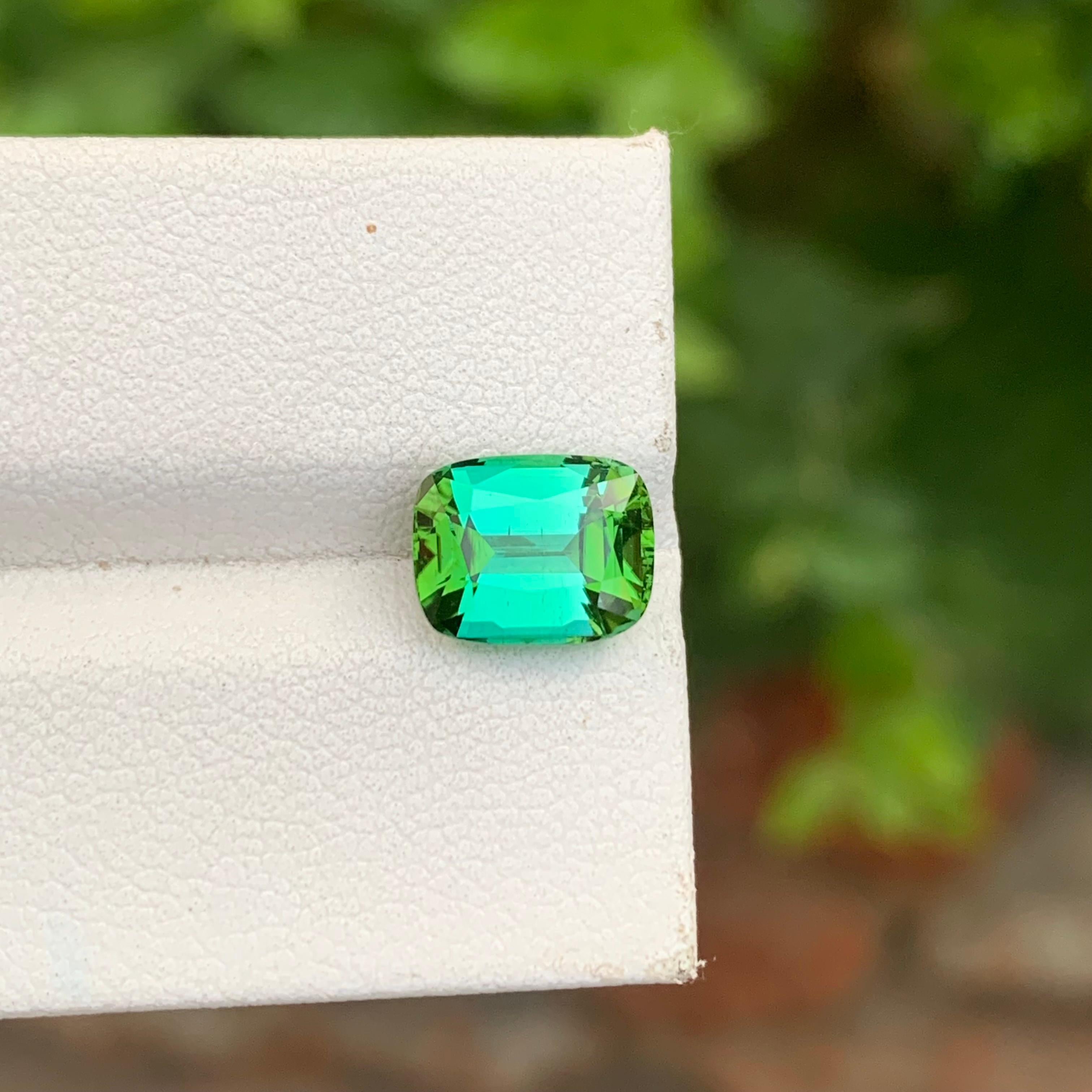 2,65 carati di tormalina verde azzurra naturale sfusa a forma di cuscino Gemma dell'anello in vendita 2