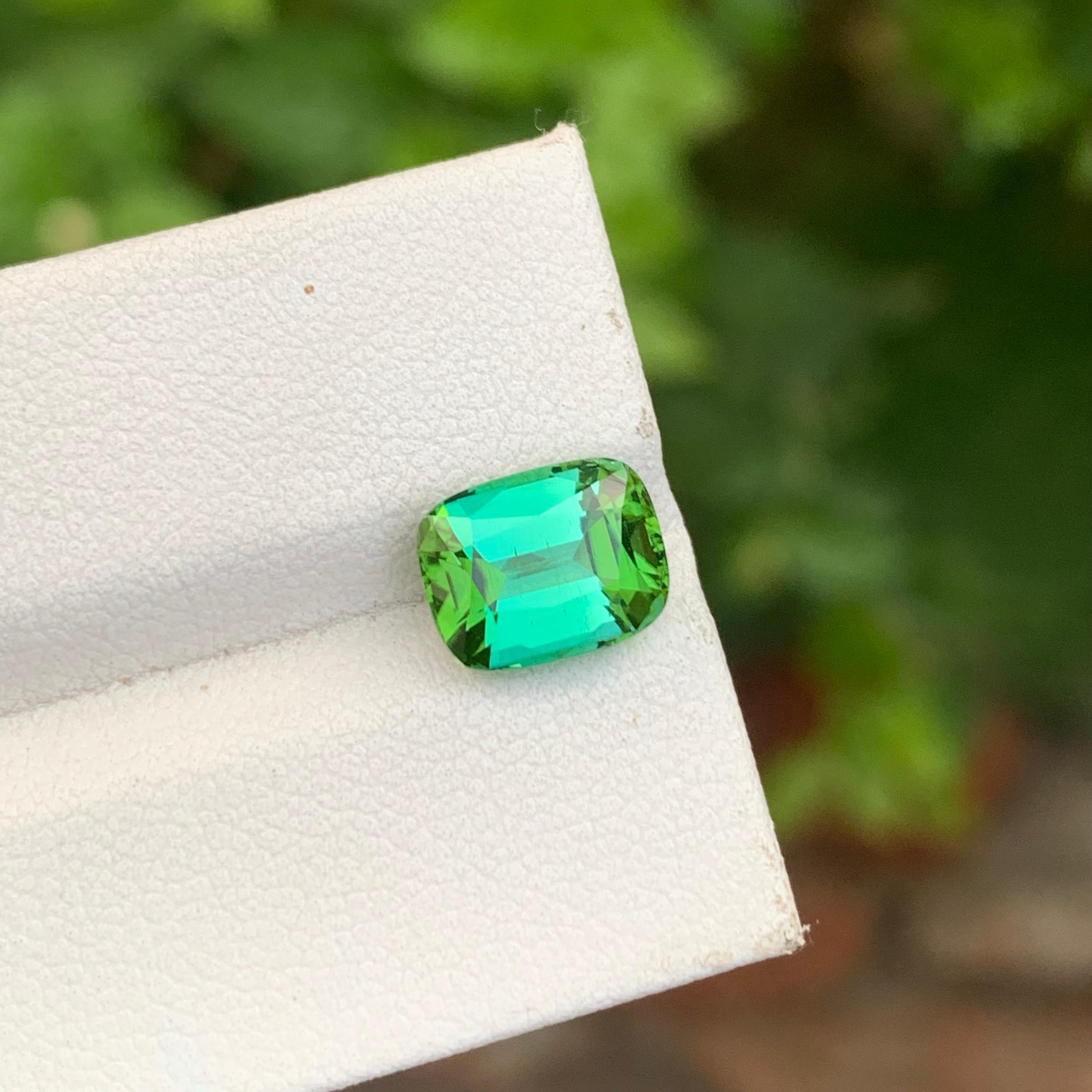 2,65 carati di tormalina verde azzurra naturale sfusa a forma di cuscino Gemma dell'anello in vendita 3
