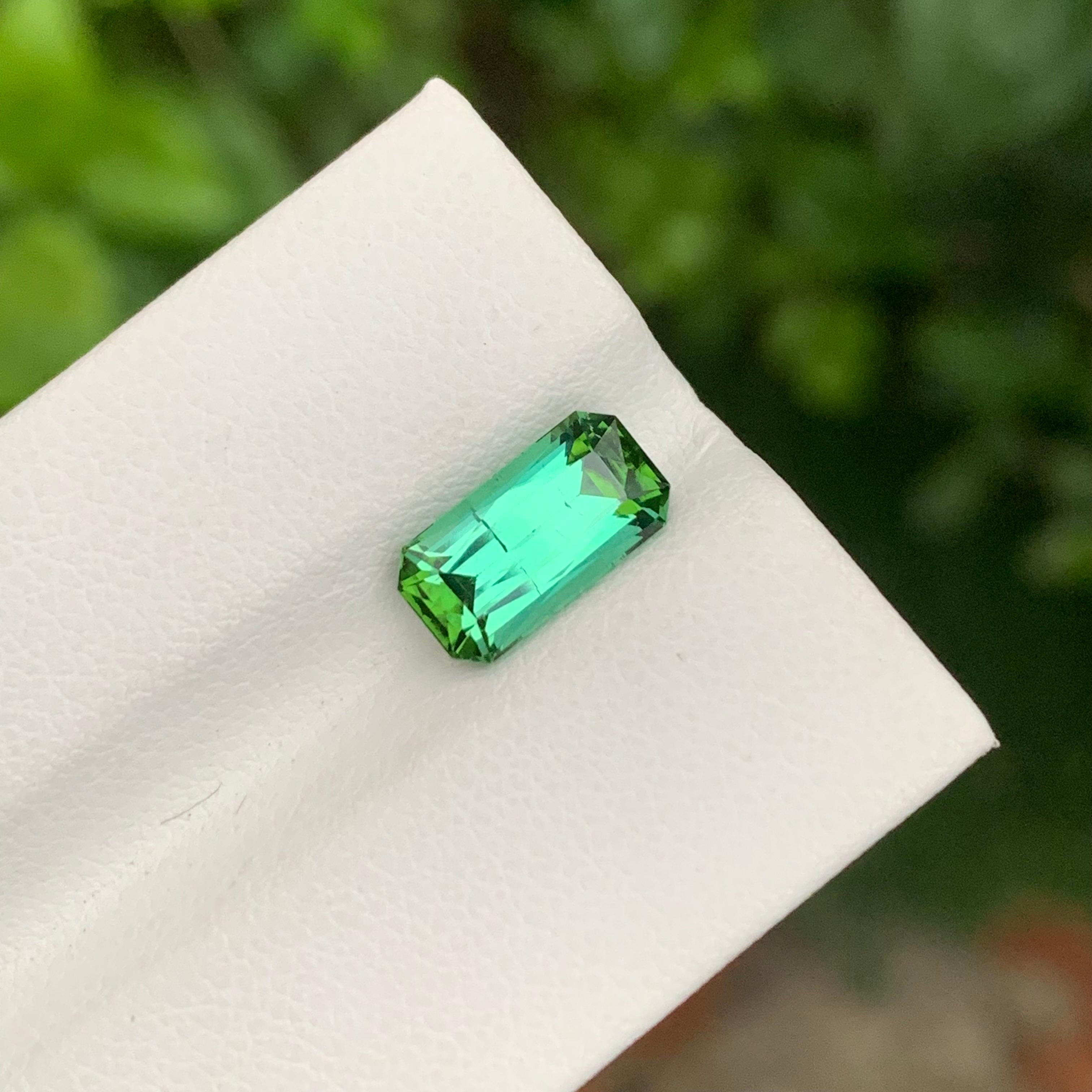 Women's or Men's 2.65 Carat Natural Loose Bright Green Tourmaline Emerald Shape Gem For Jewellery For Sale