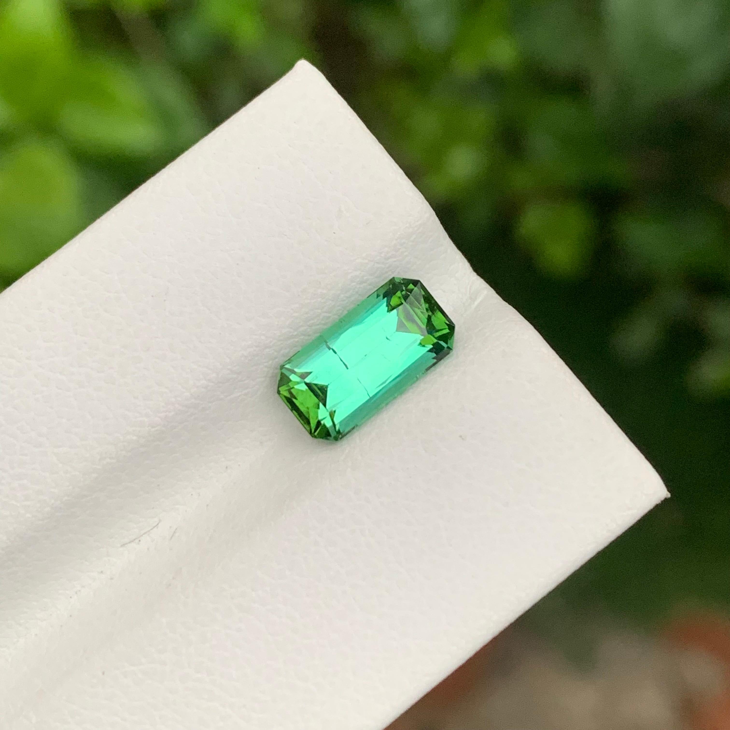 2.65 Carat Natural Loose Bright Green Tourmaline Emerald Shape Gem For Jewellery For Sale 1