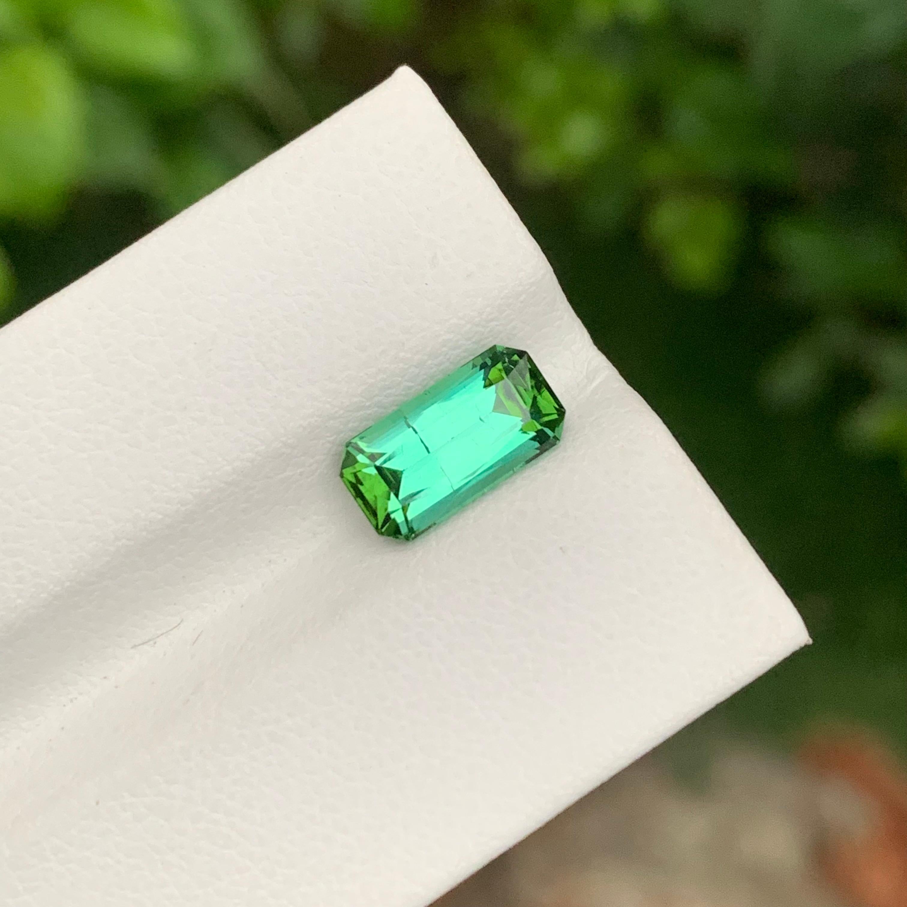 2.65 Carat Natural Loose Bright Green Tourmaline Emerald Shape Gem For Jewellery For Sale 2