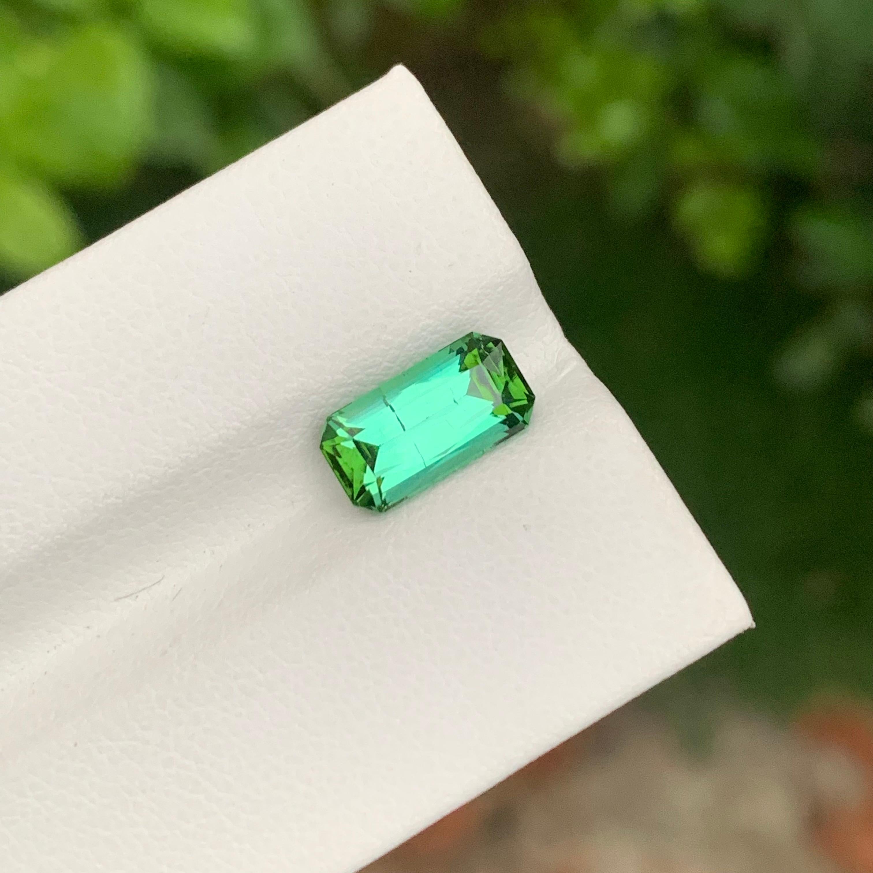 2.65 Carat Natural Loose Bright Green Tourmaline Emerald Shape Gem For Jewellery For Sale 3