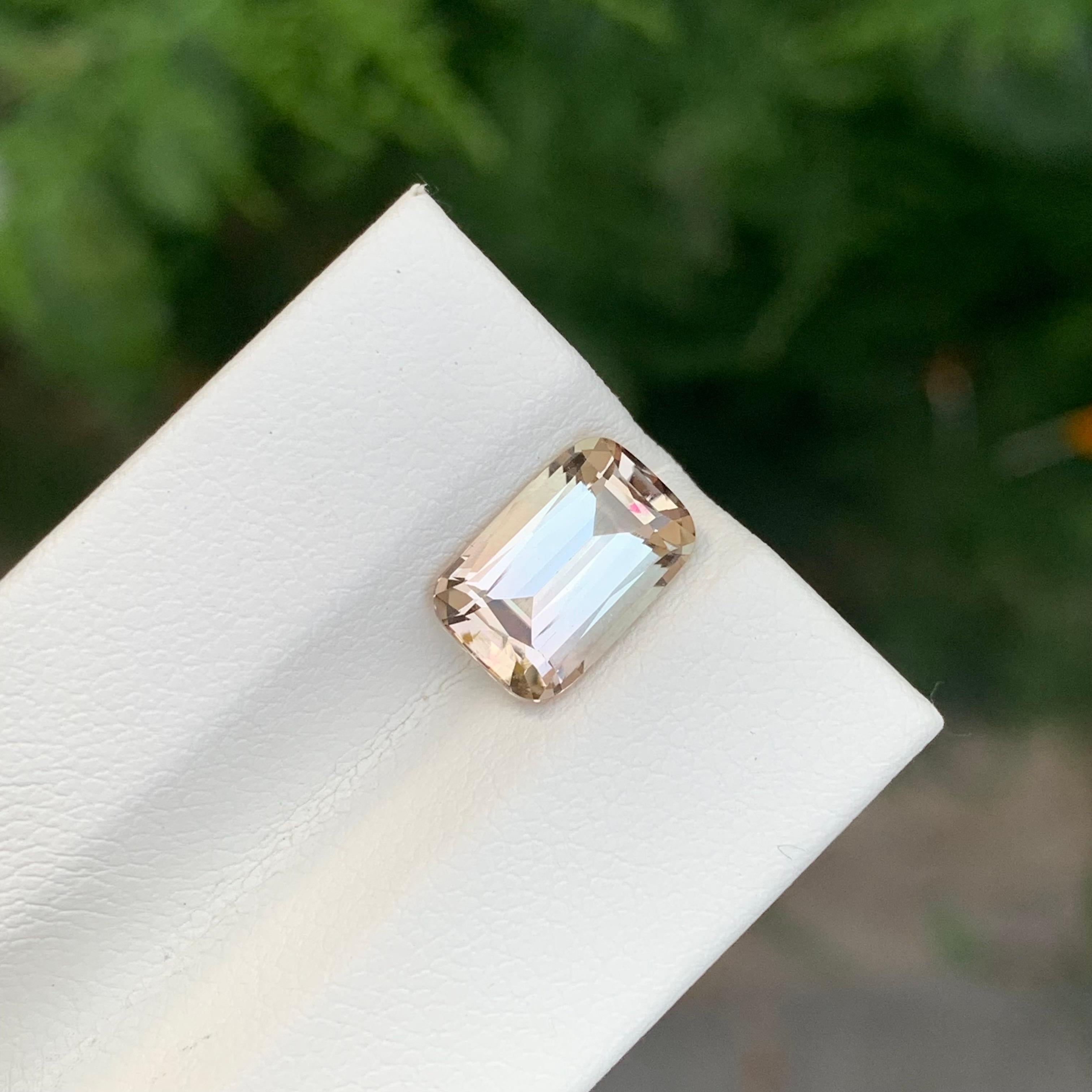 Arts and Crafts Tourmaline naturelle de couleur dorée non sertie de 2,65 carats provenant d'une mine africaine en vente