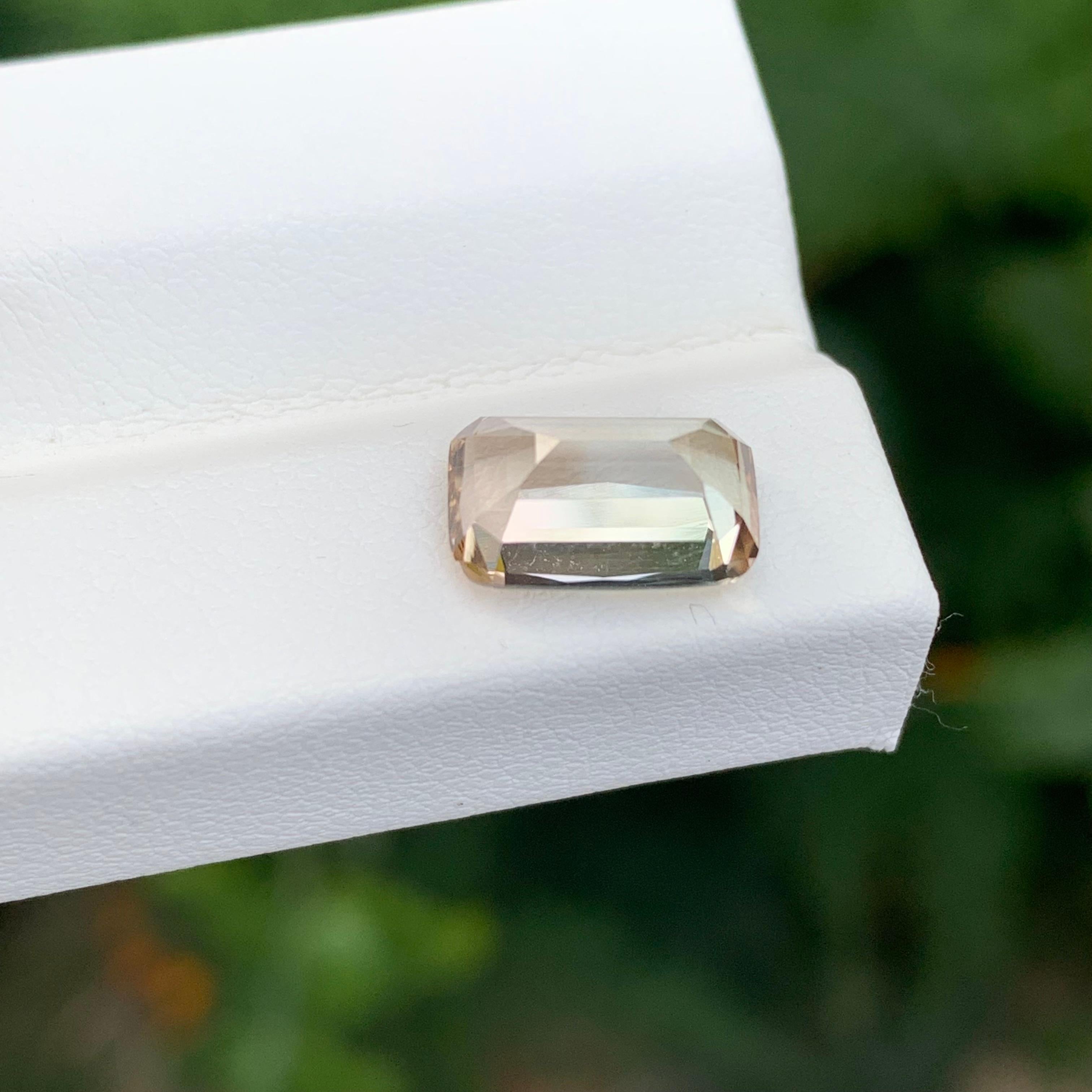 Taille coussin Tourmaline naturelle de couleur dorée non sertie de 2,65 carats provenant d'une mine africaine en vente