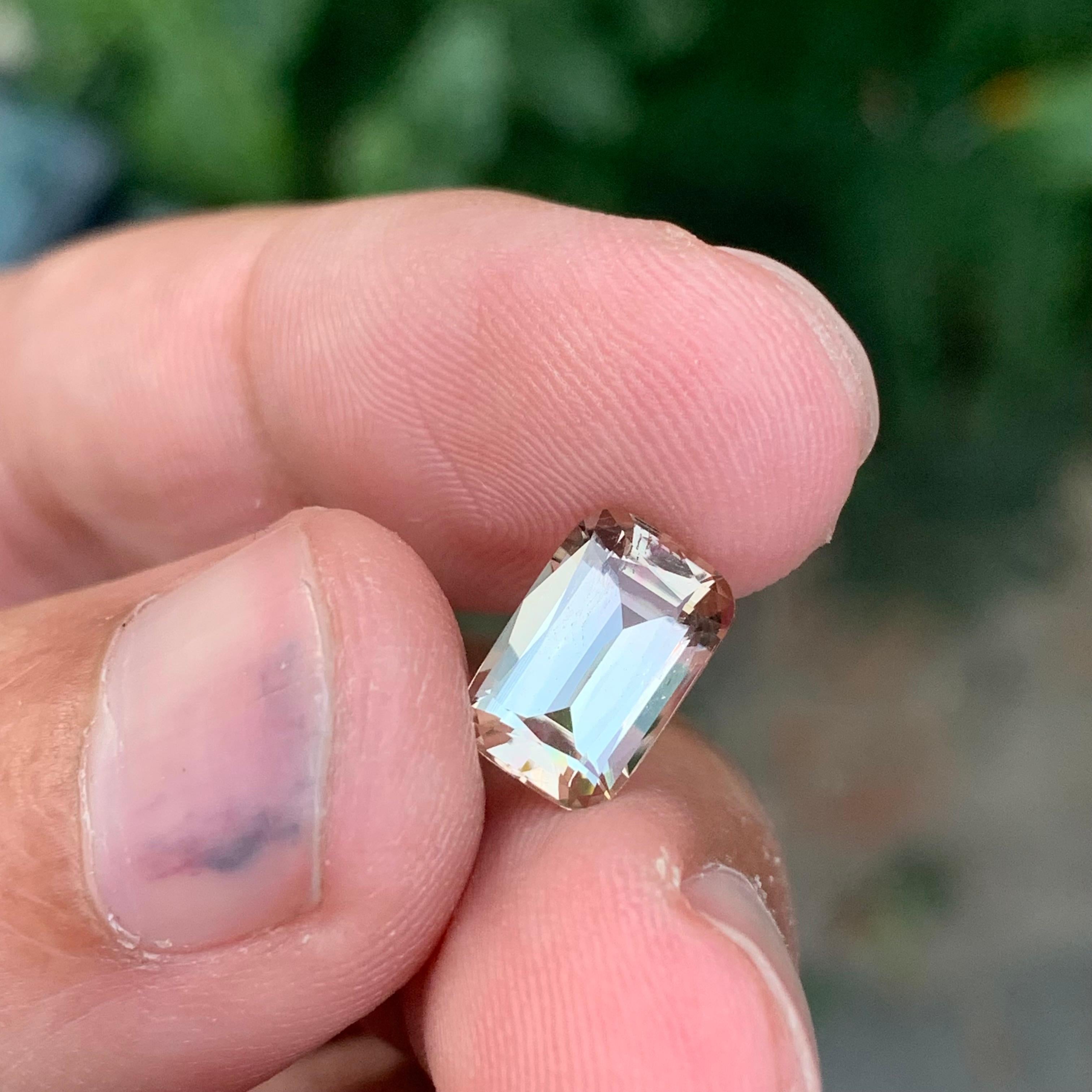 Tourmaline naturelle de couleur dorée non sertie de 2,65 carats provenant d'une mine africaine Unisexe en vente