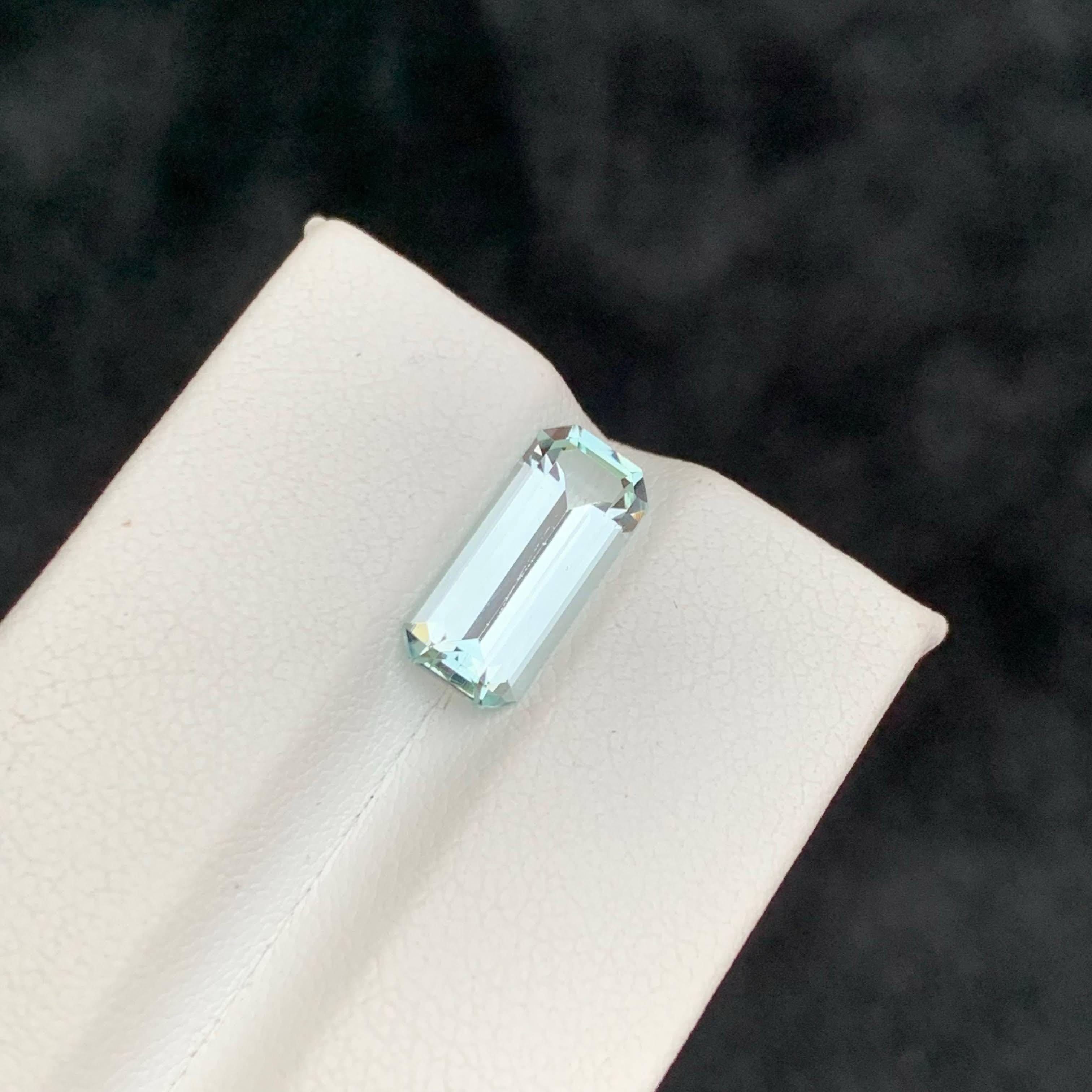 2.65 Carati Nature sciolti Acquamarina Azzurra Taglio Smeraldo Gemma Pakistana in vendita 5