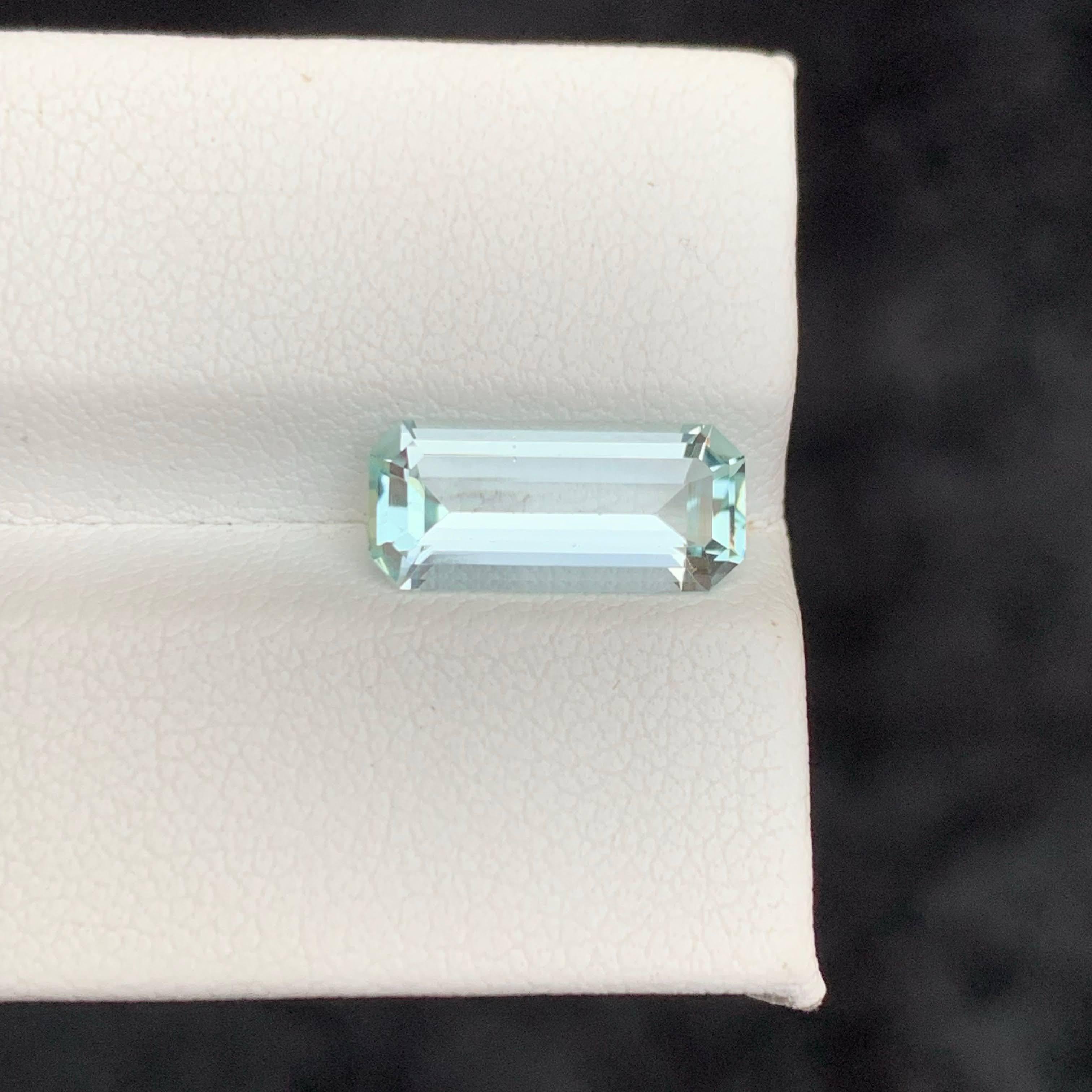 Moderno 2.65 Carati Nature sciolti Acquamarina Azzurra Taglio Smeraldo Gemma Pakistana in vendita