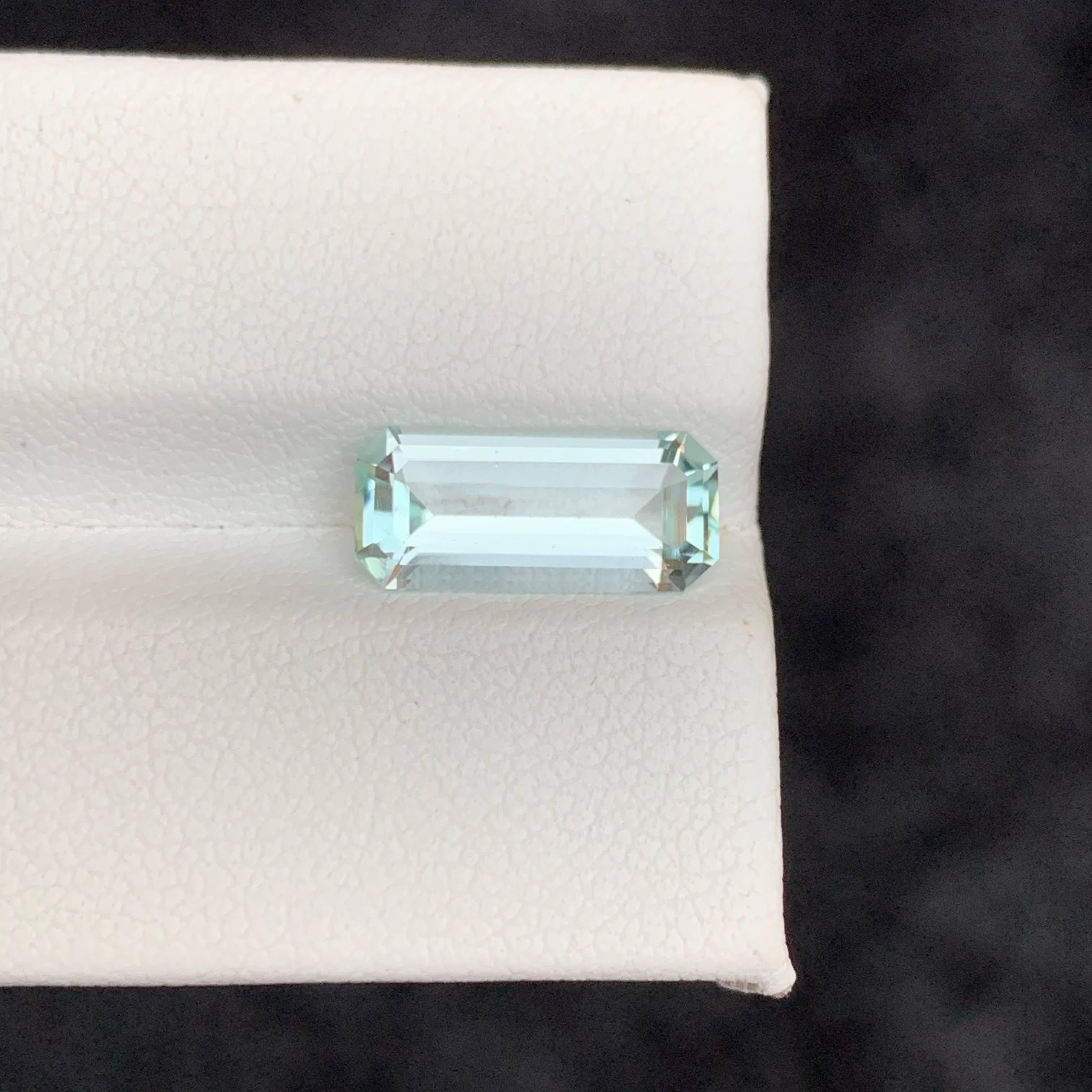 2.65 Carati Nature sciolti Acquamarina Azzurra Taglio Smeraldo Gemma Pakistana in vendita 1