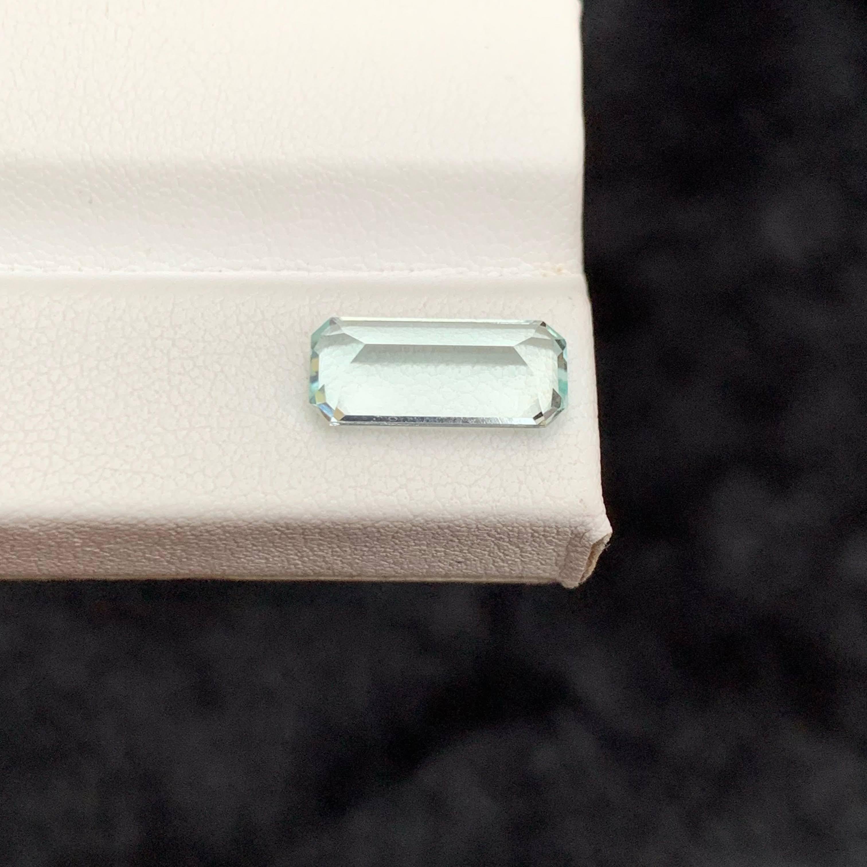 2.65 Carati Nature sciolti Acquamarina Azzurra Taglio Smeraldo Gemma Pakistana in vendita 3