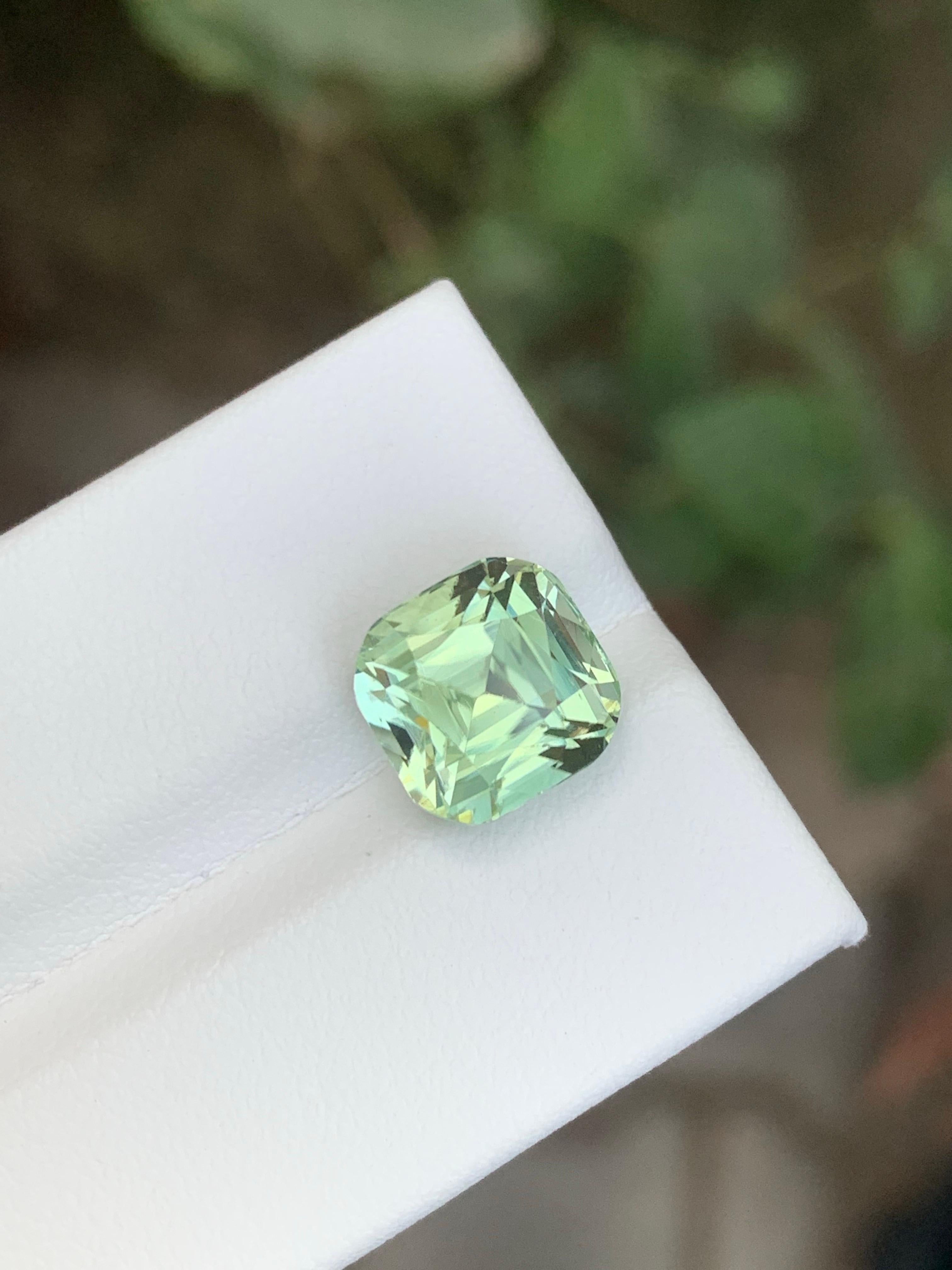 2.65 Carat Natural Loose Mint Green Tourmaline Cushion Cut Gemstone In New Condition For Sale In Peshawar, PK