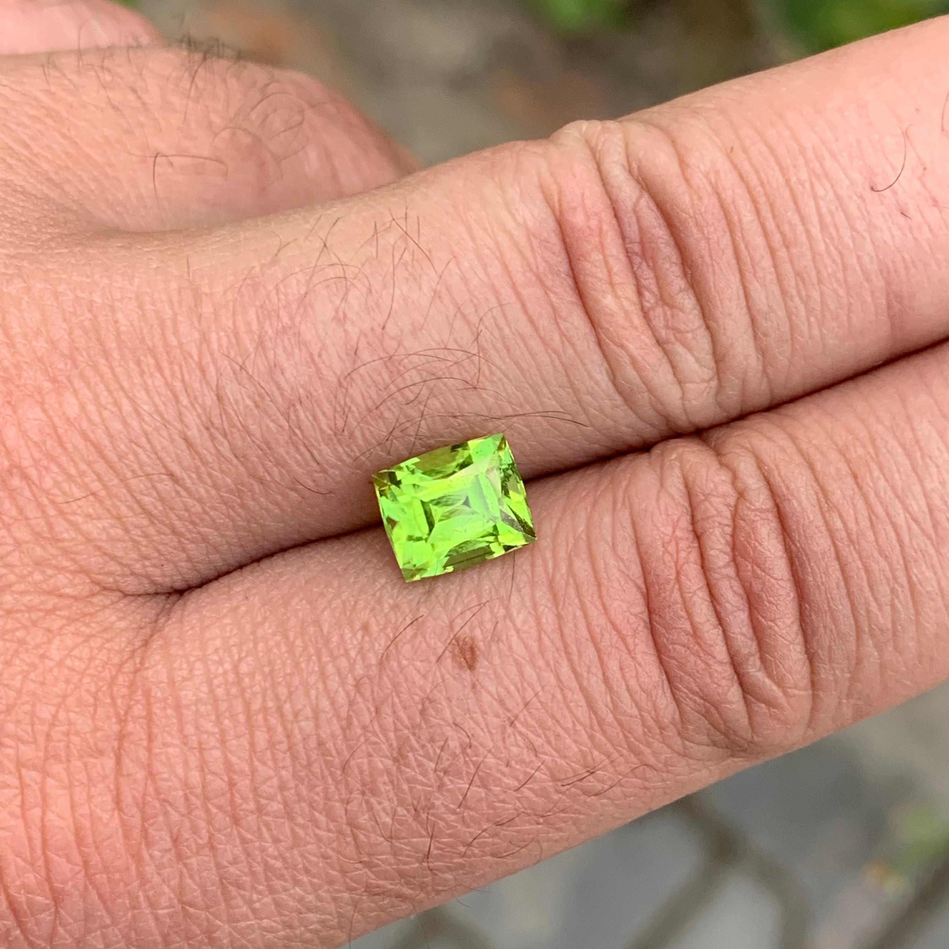 2.65 Carat Natural Loose Peridot Can-Shaped Gemstone From Pakistan For Sale 1