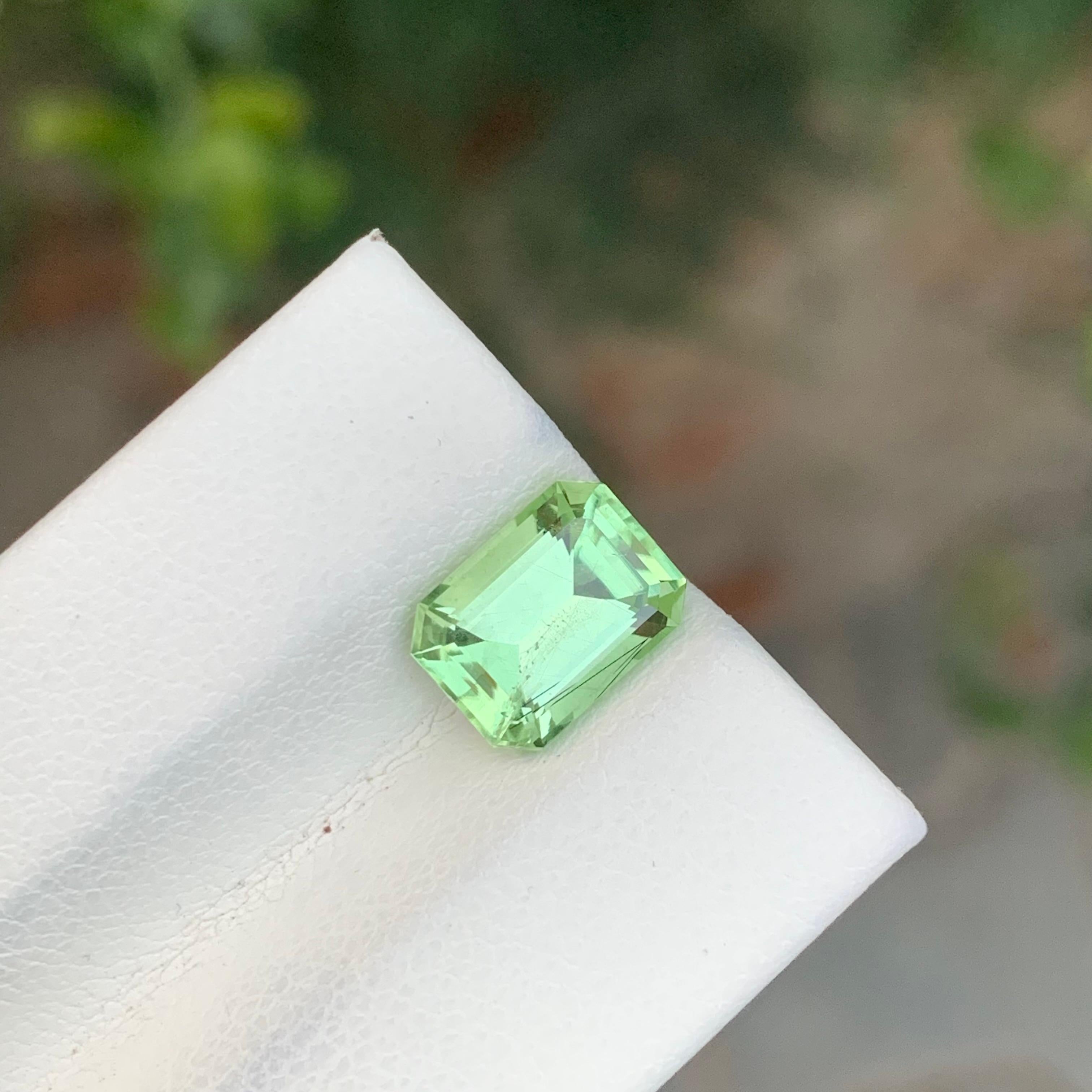 2,65 Karat Natürlicher loser Rutil Peridot Smaragd Form Edelstein im Zustand „Neu“ im Angebot in Peshawar, PK