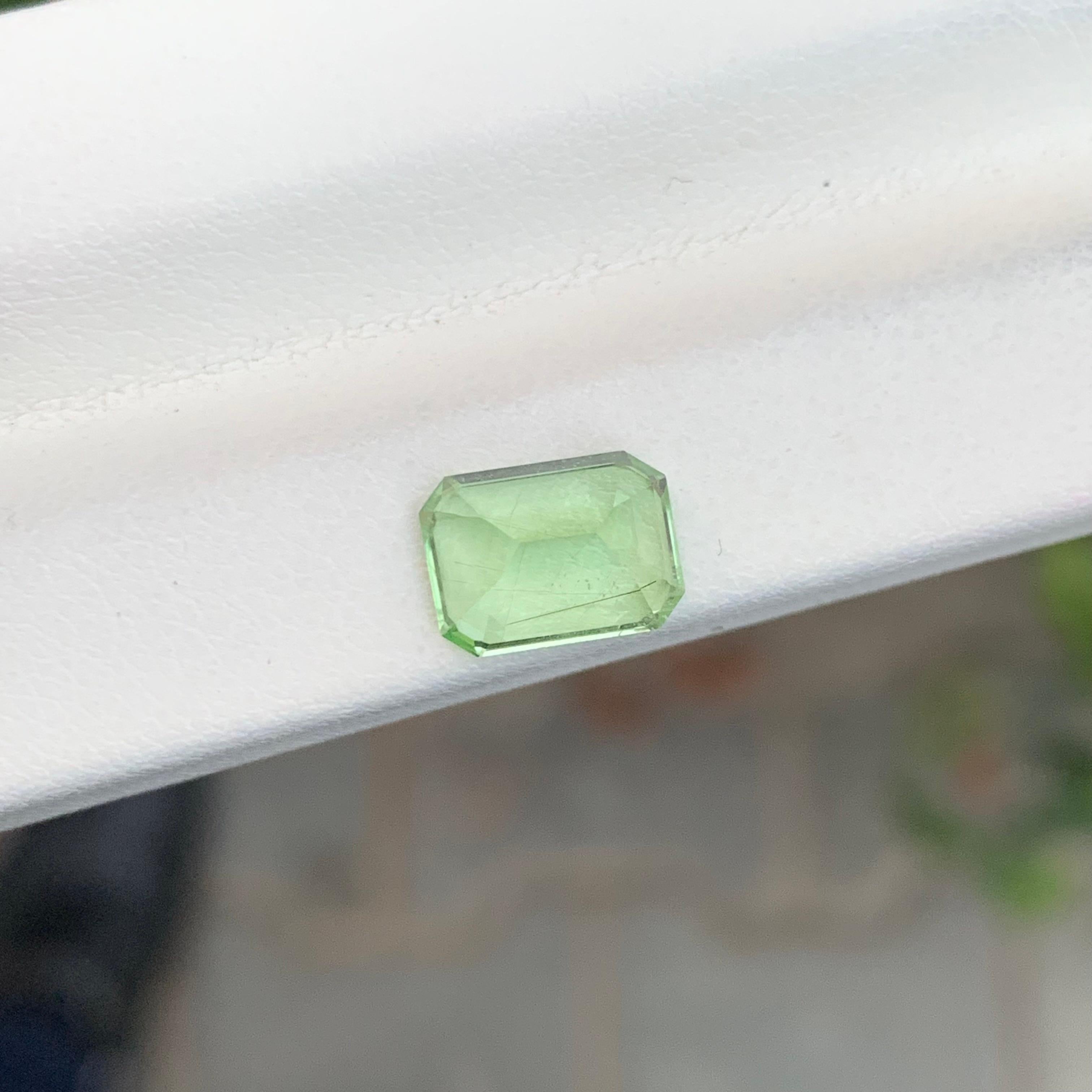 2,65 Karat Natürlicher loser Rutil Peridot Smaragd Form Edelstein im Angebot 1