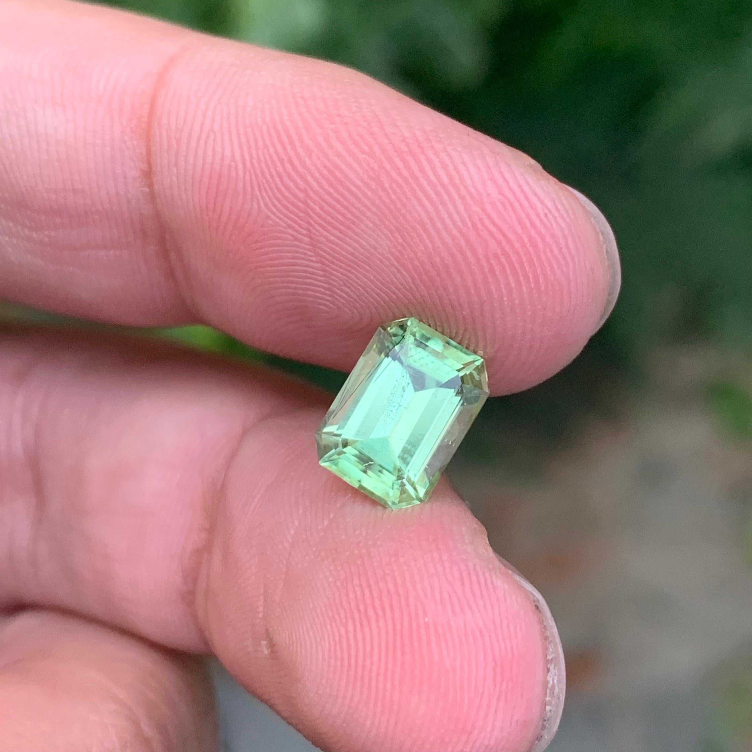 2,65 Karat Natürlicher loser Rutil Peridot Smaragd Form Edelstein im Angebot 3