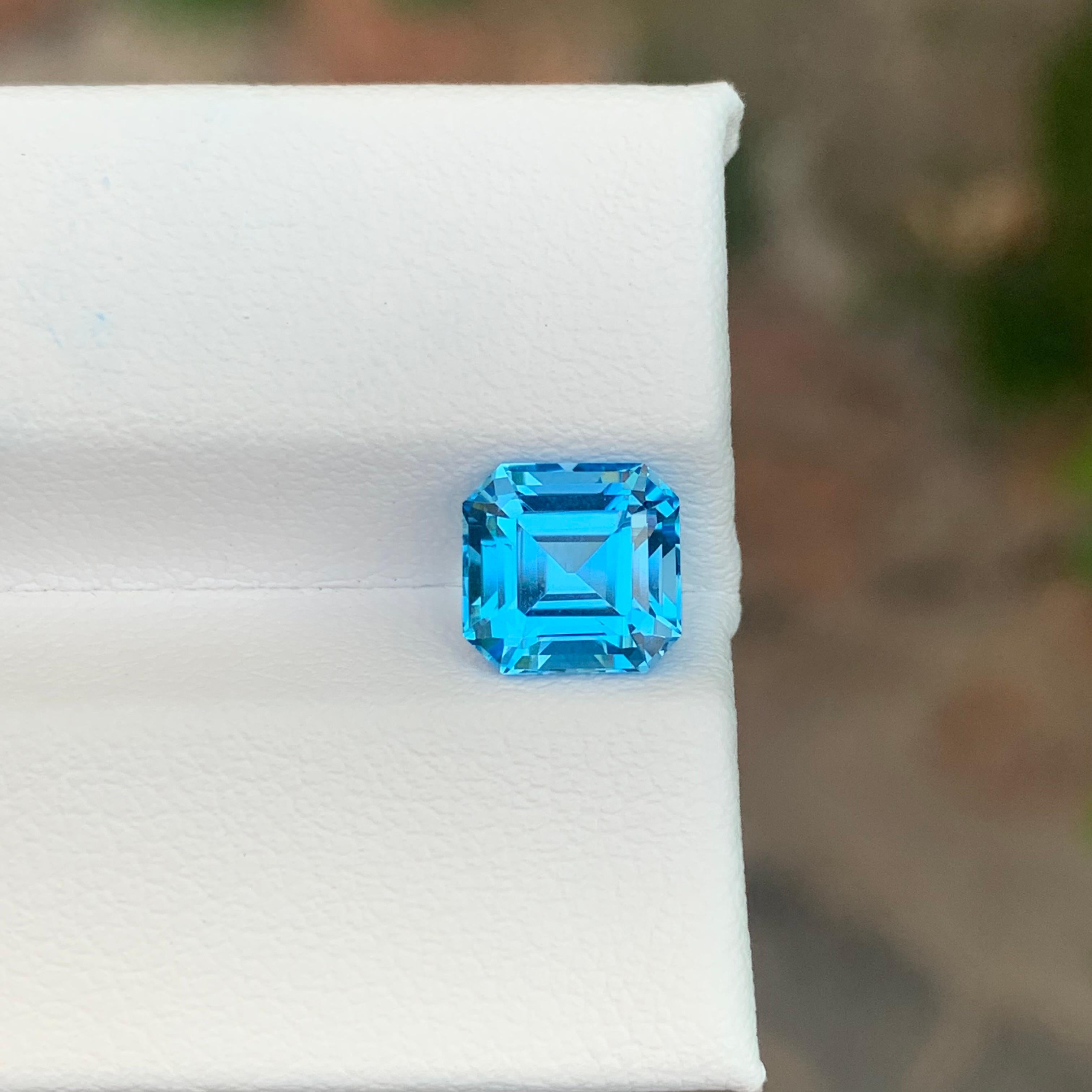 Loser Schweizer Blautopas 

Gewicht: 2,65 Karat
Abmessungen: 7.4 x 7.1 x 5.6 Mm 
Herkunft: Brasilien
Die Form: Asscher 
Farbe: Blau
Zertifikat: Auf Anfrage

Vorteile des Tragens von Schweizer Blautopas Stein:
Sie hilft, die Kommunikation und den