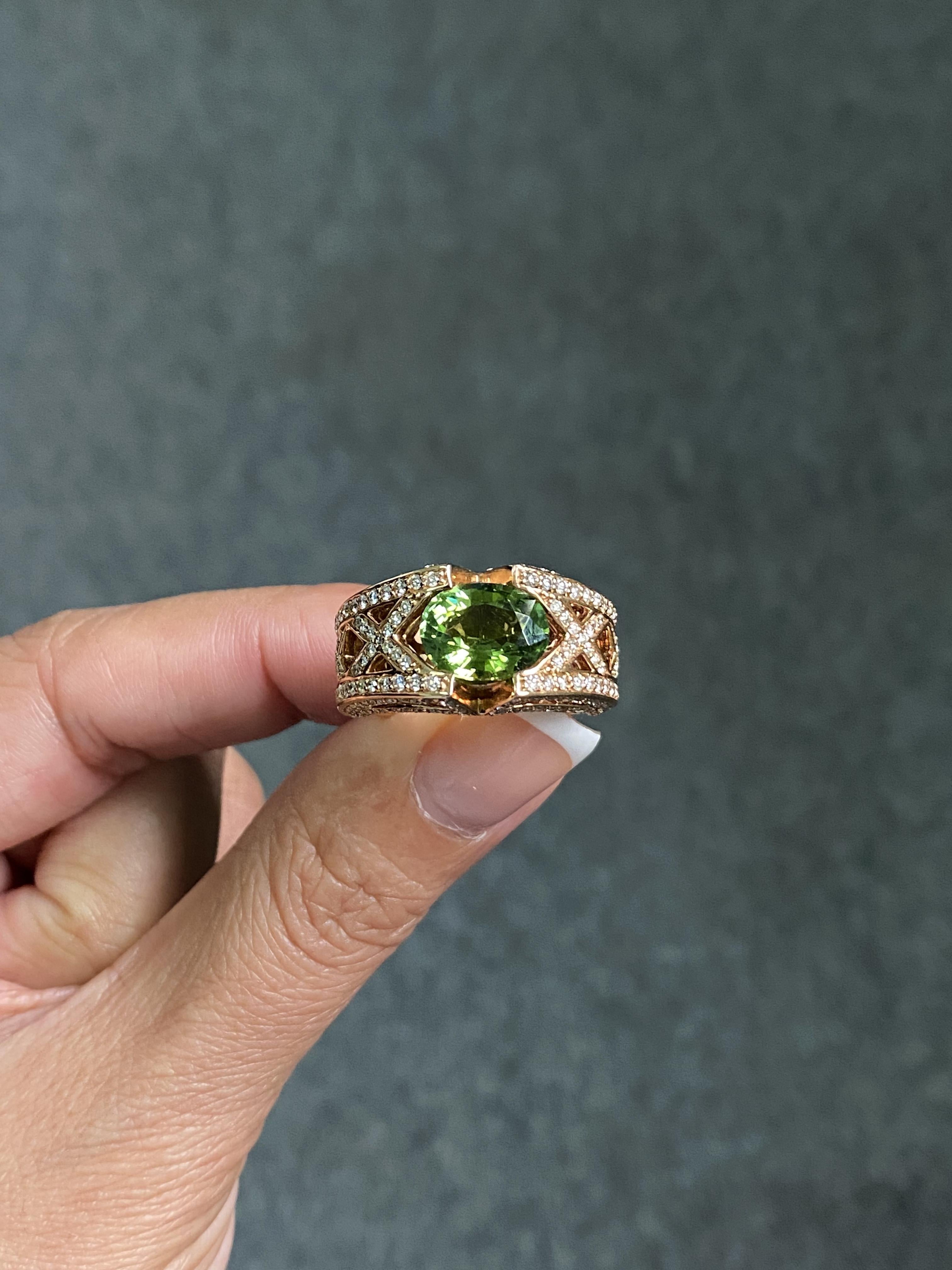 2.65 Carat Natural Oval Tsavorite Garnet and Diamond Ring Set in 18K Rose Gold For Sale 3