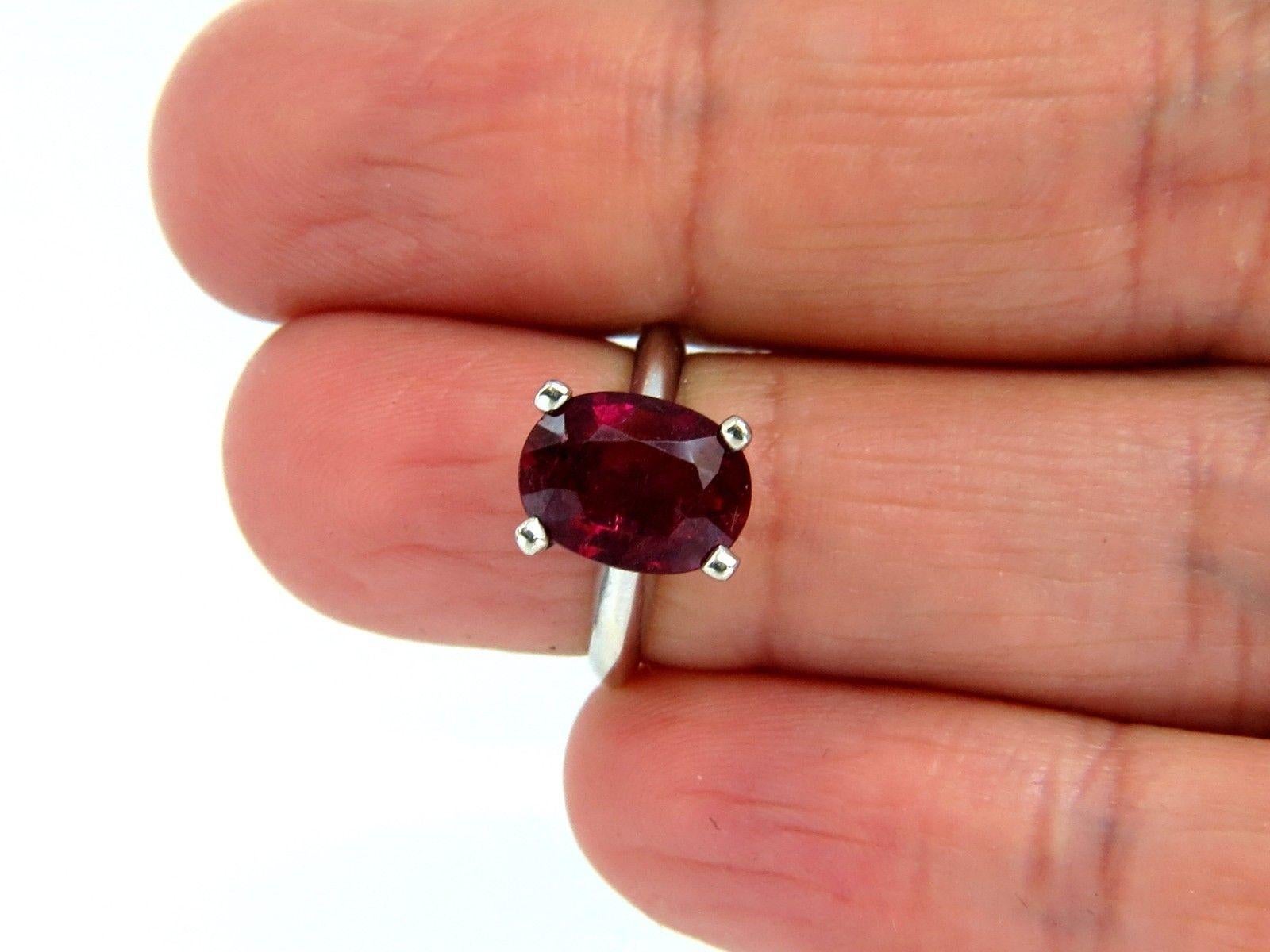 Oval Cut 2.65 Carat Natural Tourmaline Solitaire Ring 14 Karat For Sale