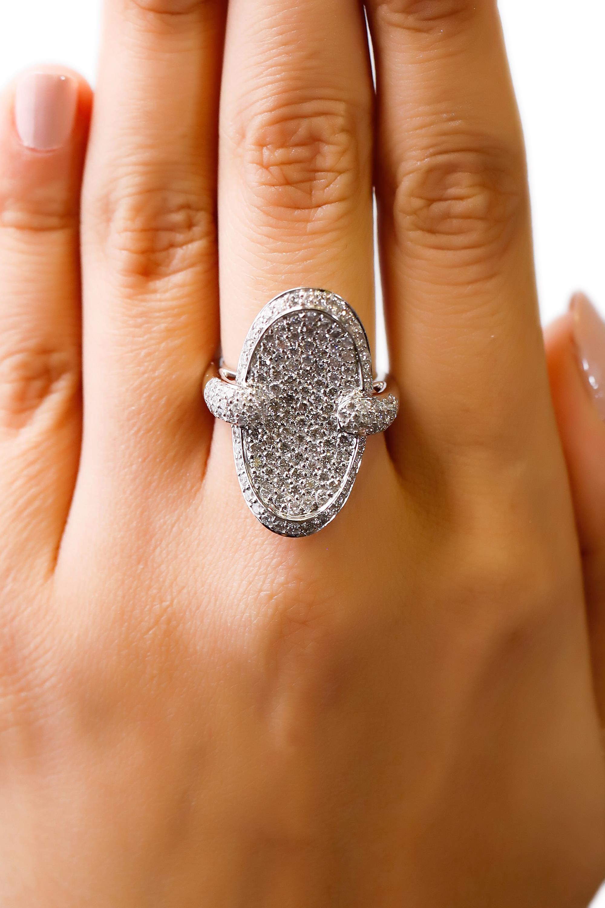 Art Deco 2.65 Carat Round Cut Pavé Diamond 14 Karat White Gold Engagement Designer Ring For Sale