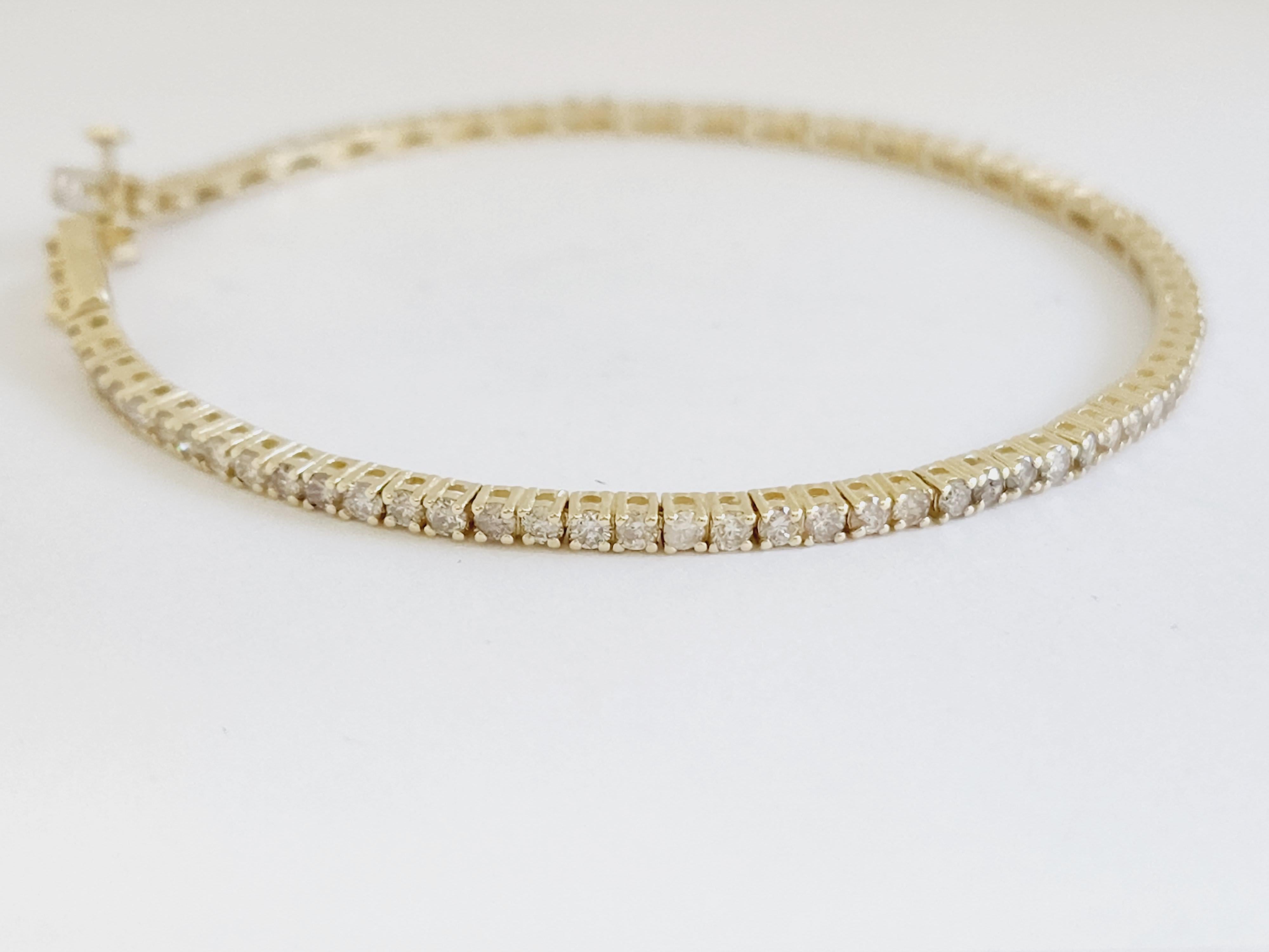2.65 Carat Tennis Bracelet Round Brilliant Natural Diamond 14 Karat Yellow Gold In New Condition In Great Neck, NY