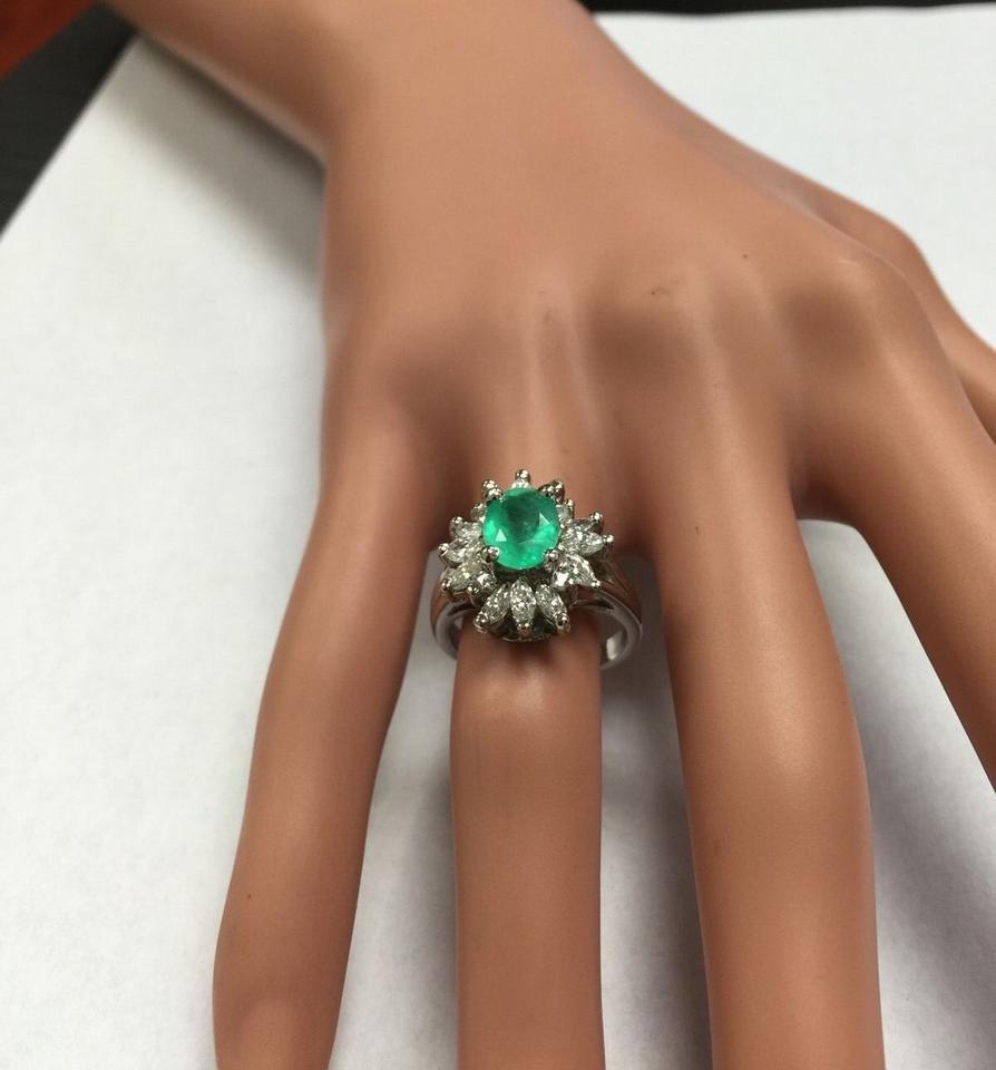 2.65 Carat Natural Colombian Emerald and Diamond 14 Karat Solid White Gold Ring For Sale 3