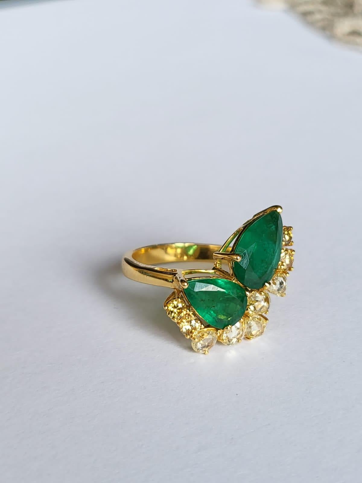 2.65 Carats, Natural Zambian Emerald & Yellow Rose Cut Diamonds Engagement Ring In New Condition In Hong Kong, HK