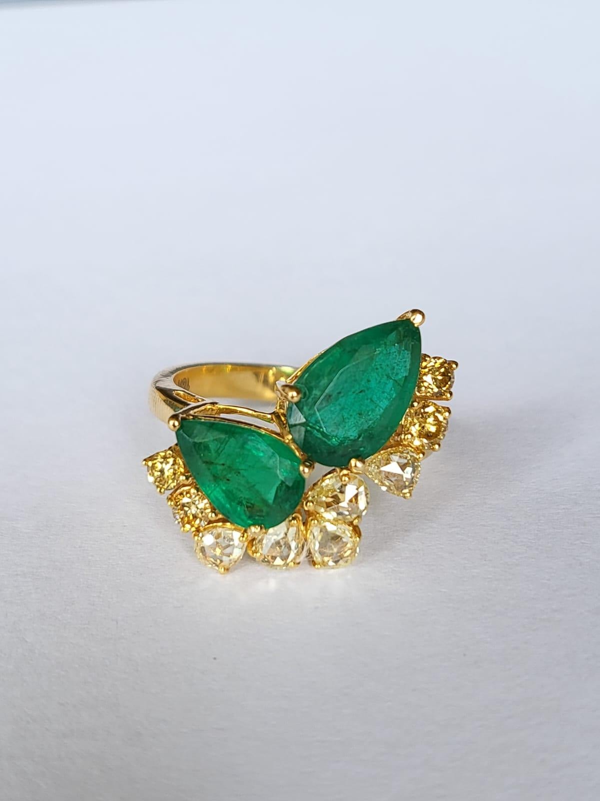 Women's or Men's 2.65 Carats, Natural Zambian Emerald & Yellow Rose Cut Diamonds Engagement Ring