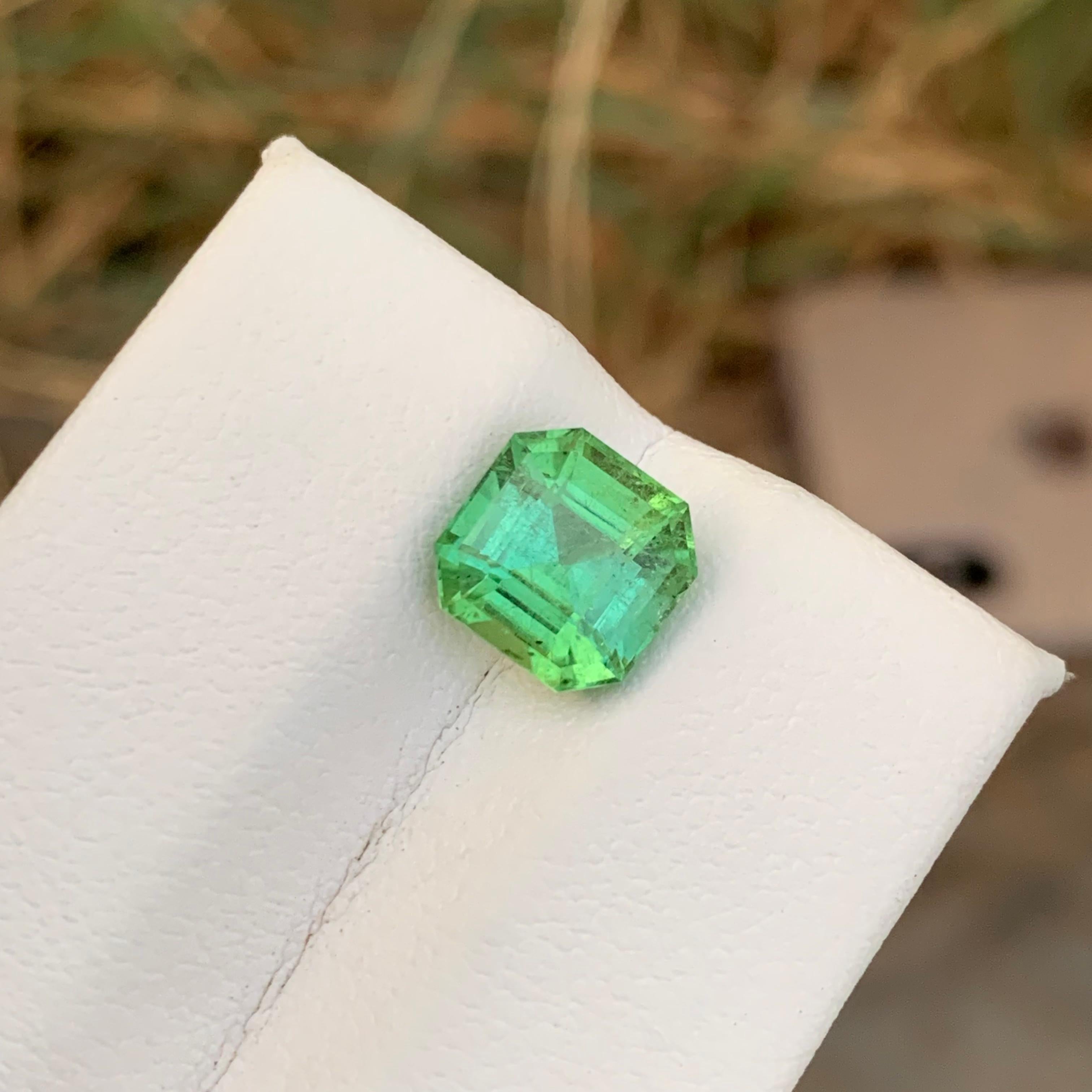 2.65 Carats SI Clarity Faceted Mint Green Tourmaline Asscher Cut Ring Gemstone  For Sale 4