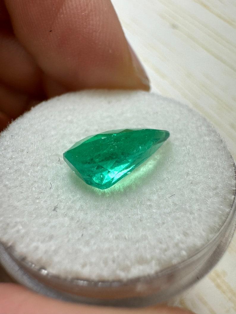 2.65 Ct 12.5x8 Pear-Cut Medium Green Colombian Emerald - Genuine May Birthstone In condizioni Nuovo in vendita a Jupiter, FL