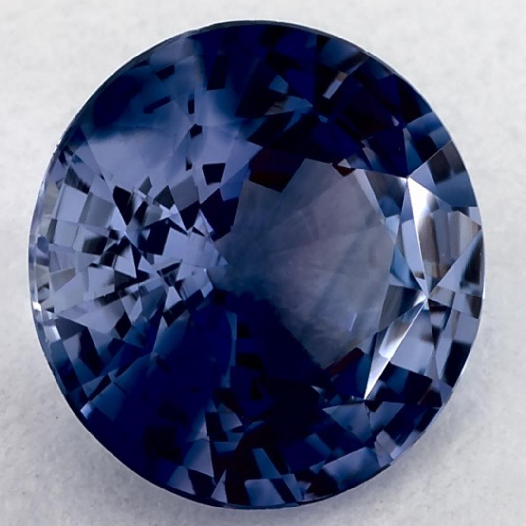Pierre de naissance très précieuse du mois de septembre, d'un bleu ravissant. On pense qu'ils apportent chance et fortune dans la vie.

Explorez la vibrante collection d'émeraudes, de rubis et de saphirs de notre magasin, disponibles sous forme de