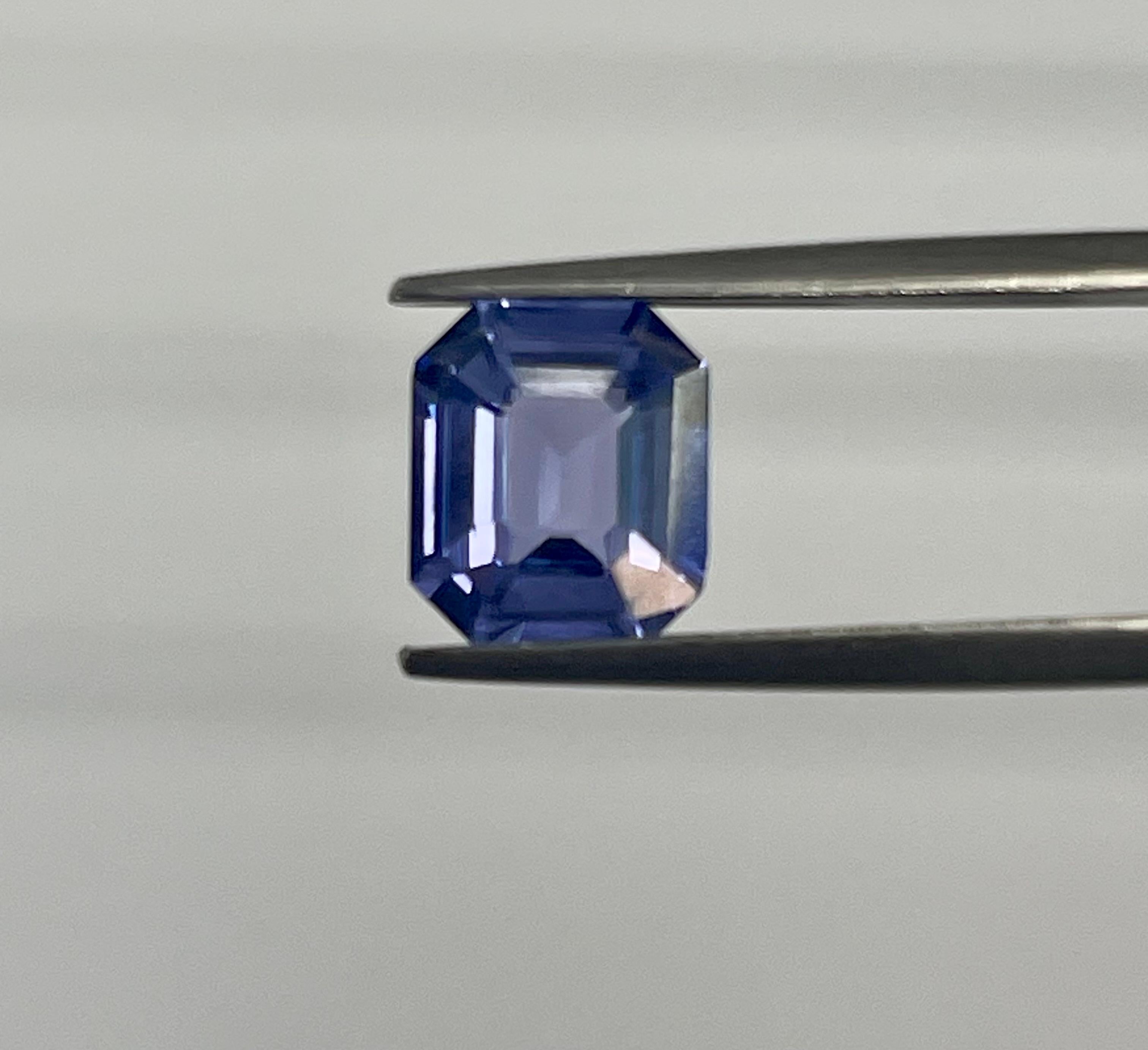 2.65 Ct Emerald cut Violet Sapphire CDC lab certified  In New Condition For Sale In New York, NY