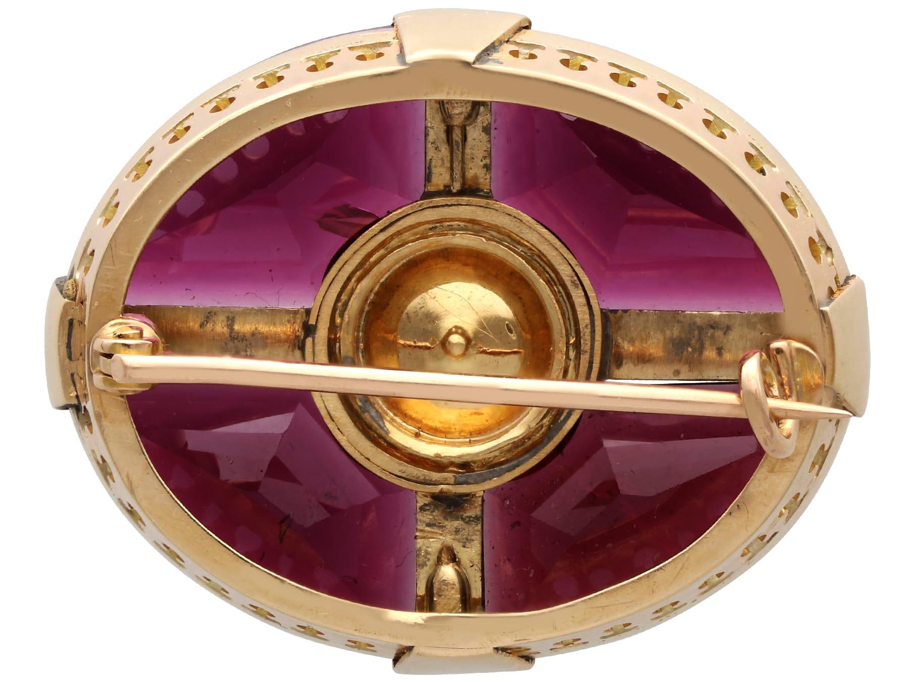 26.52 Carat Garnet 1.23 Carat Diamond Pearl and 15k Yellow Gold Jewellery Suite For Sale 5