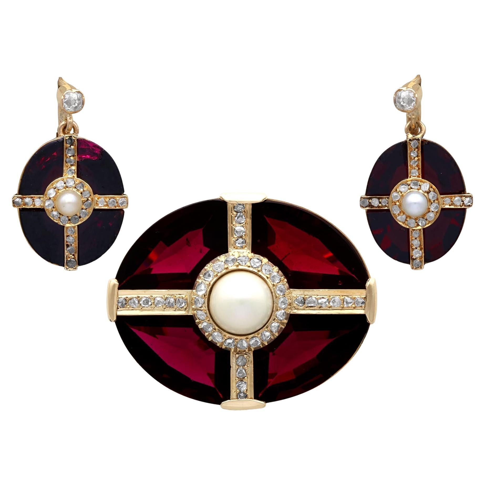 26.52 Carat Garnet 1.23 Carat Diamond Pearl and 15k Yellow Gold Jewellery Suite For Sale