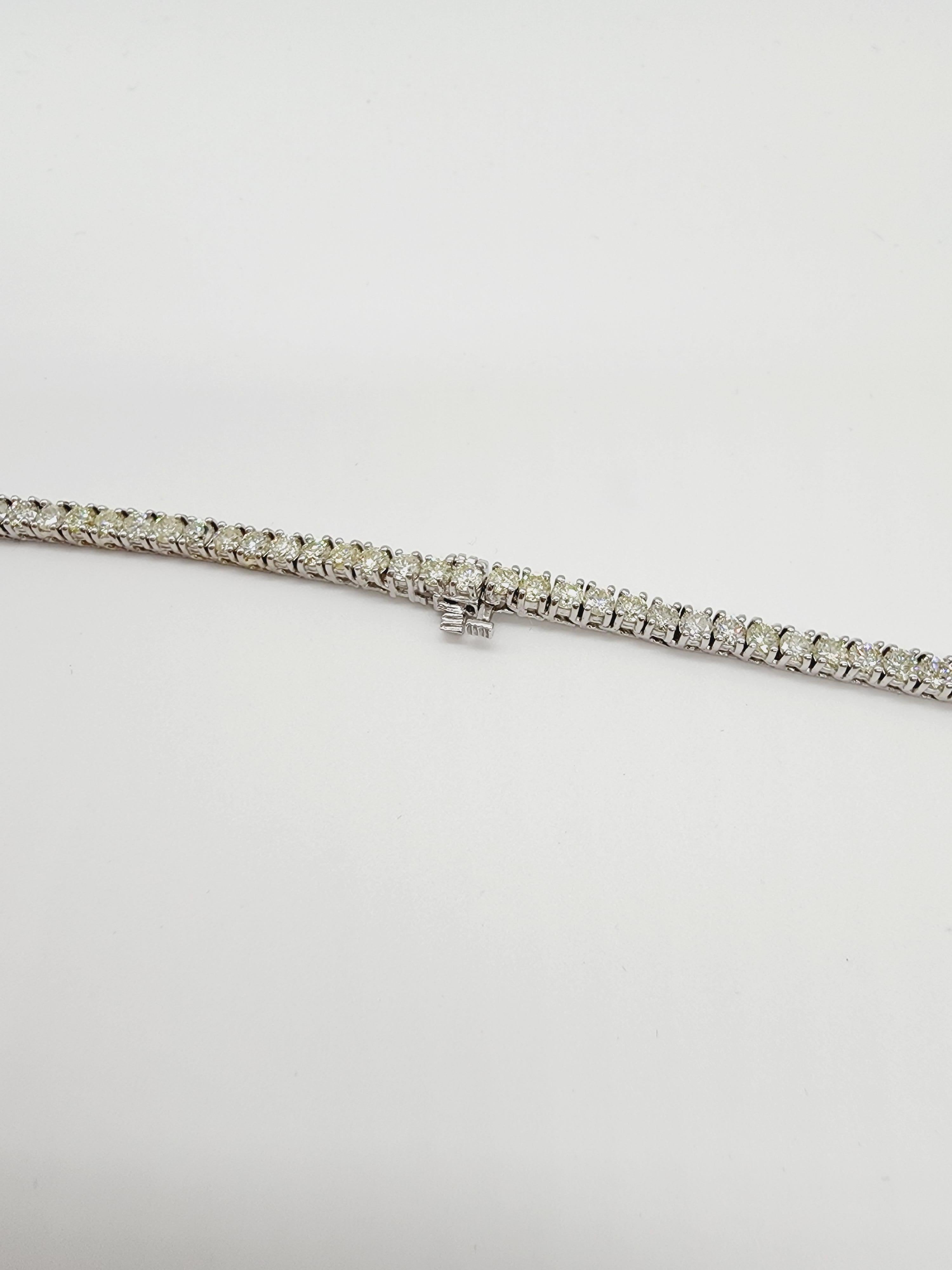 26.57 Carat Round Brilliant Cut Diamond Tennis Necklace 14 Karat White Gold 22'' In New Condition In Great Neck Plaza, NY