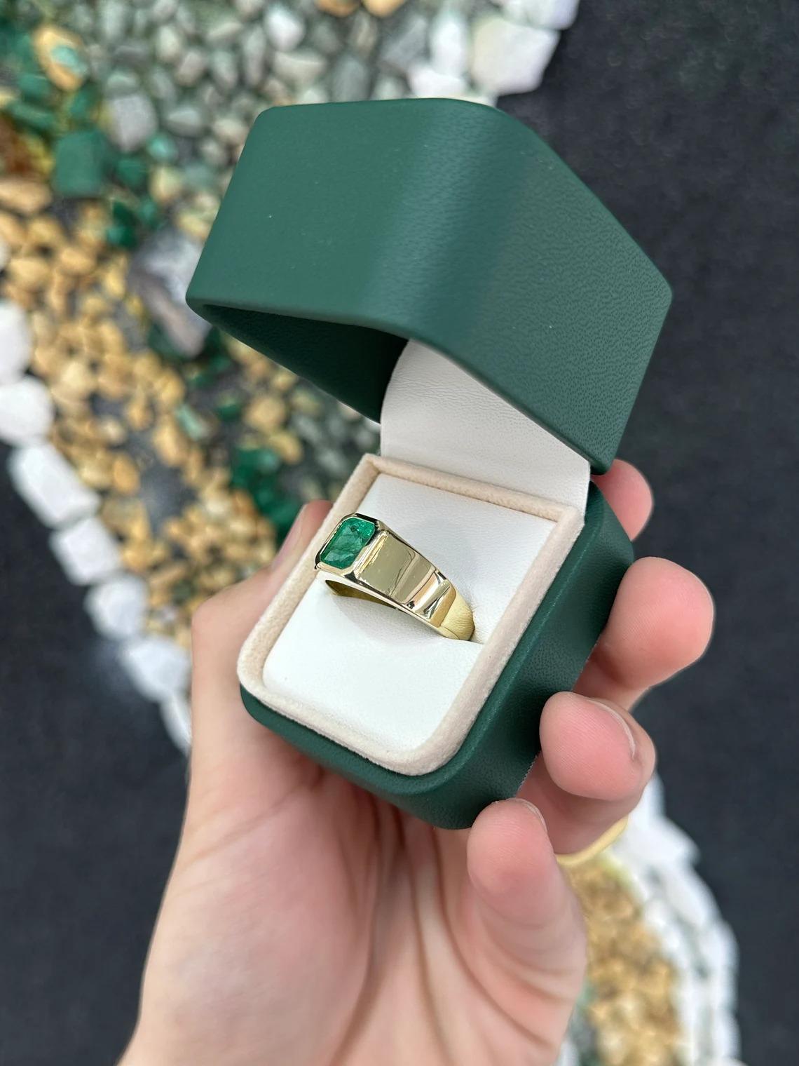 2.65ct 14K Natural Lush Dark Green Emerald Cut Emerald Solitaire Men's Gold Ring For Sale 3